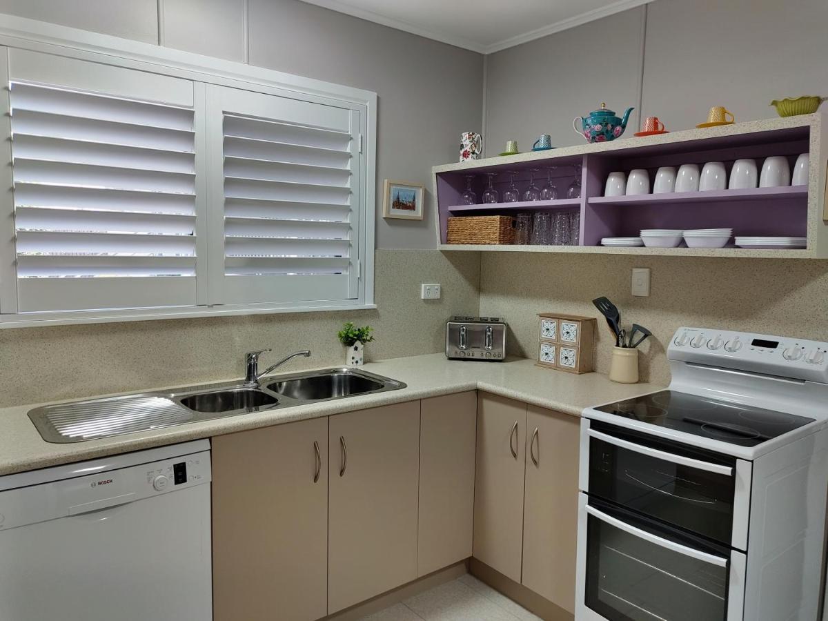 Cute - 2 Bedrooms - & Location *