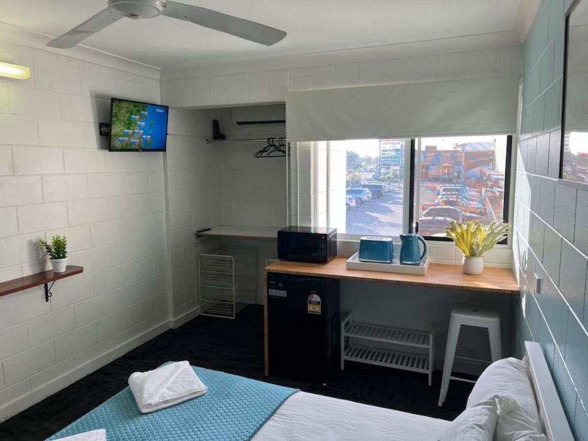 Seaside Townsville- Right Next To Coles, 2 Mins Walk To & Cbd Hostel
