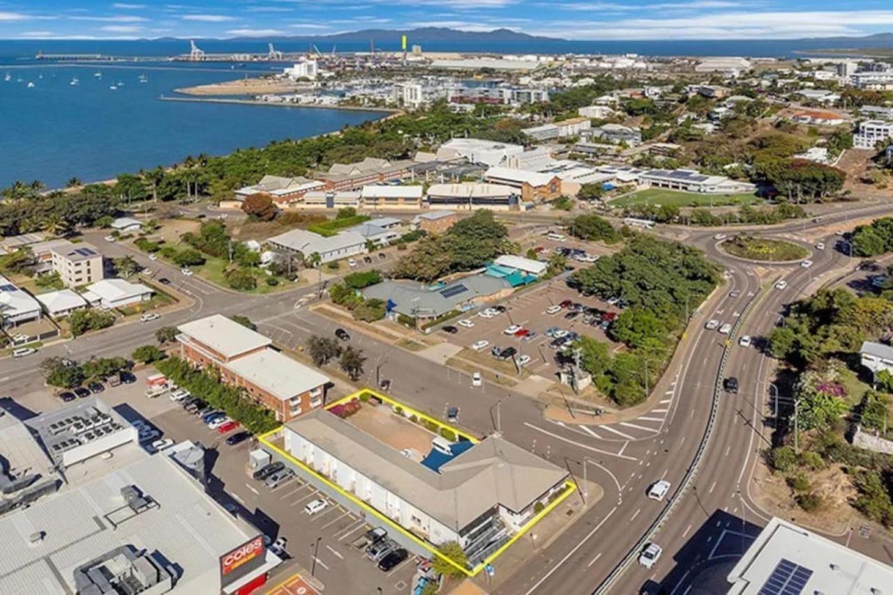 Seaside Townsville- Right Next To Coles, 2 Mins Walk To & Cbd * Townsville