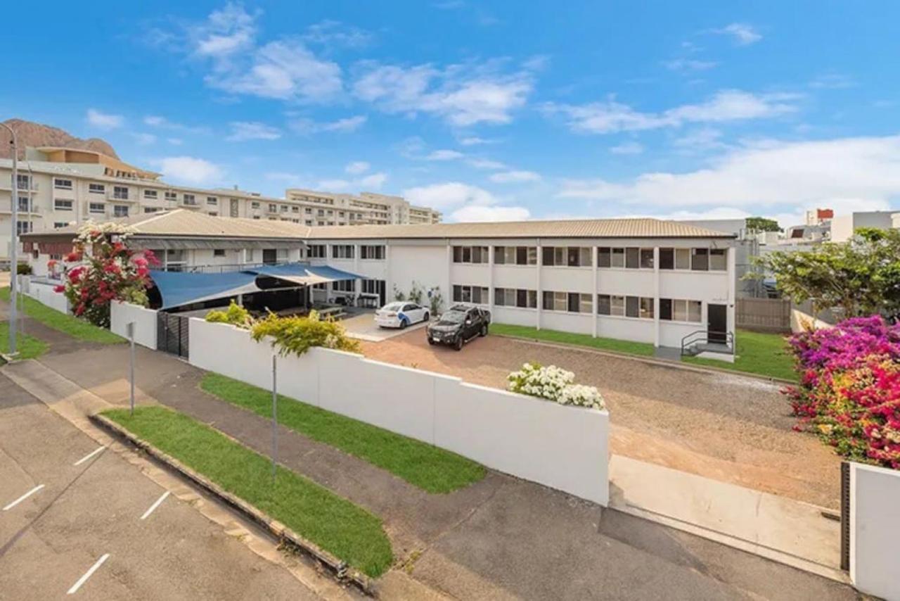 Seaside Townsville- Right Next To Coles, 2 Mins Walk To & Cbd Townsville