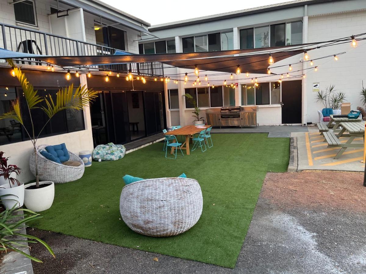 Seaside Townsville- Right Next To Coles, 2 Mins Walk To & Cbd Hostel