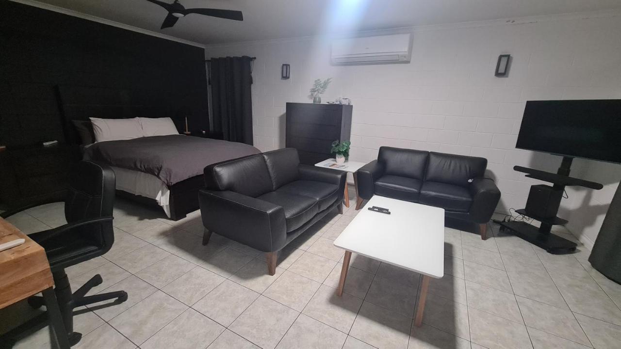 Emthree Seaside Apartment