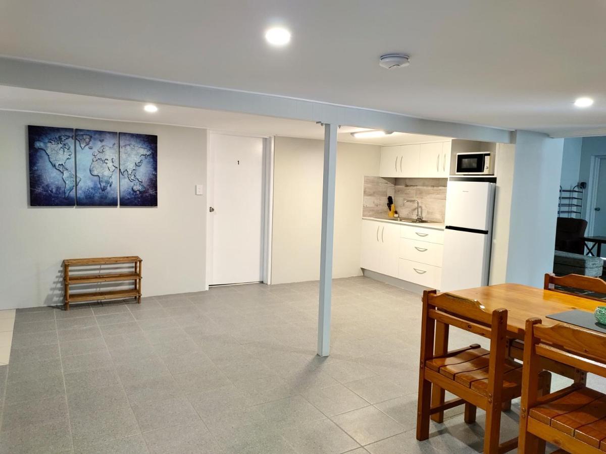 Superior Private Bedroom & Ensuite - & Location * Townsville