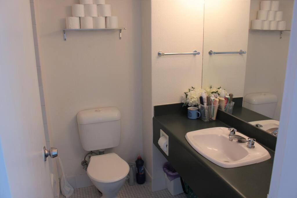 Apartment Treat Yourself, Fun In The Sun At The Aquarius