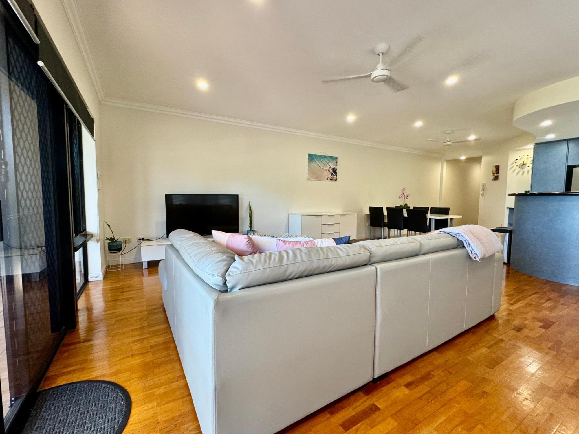 Apartment Beachfron On The - 2 *