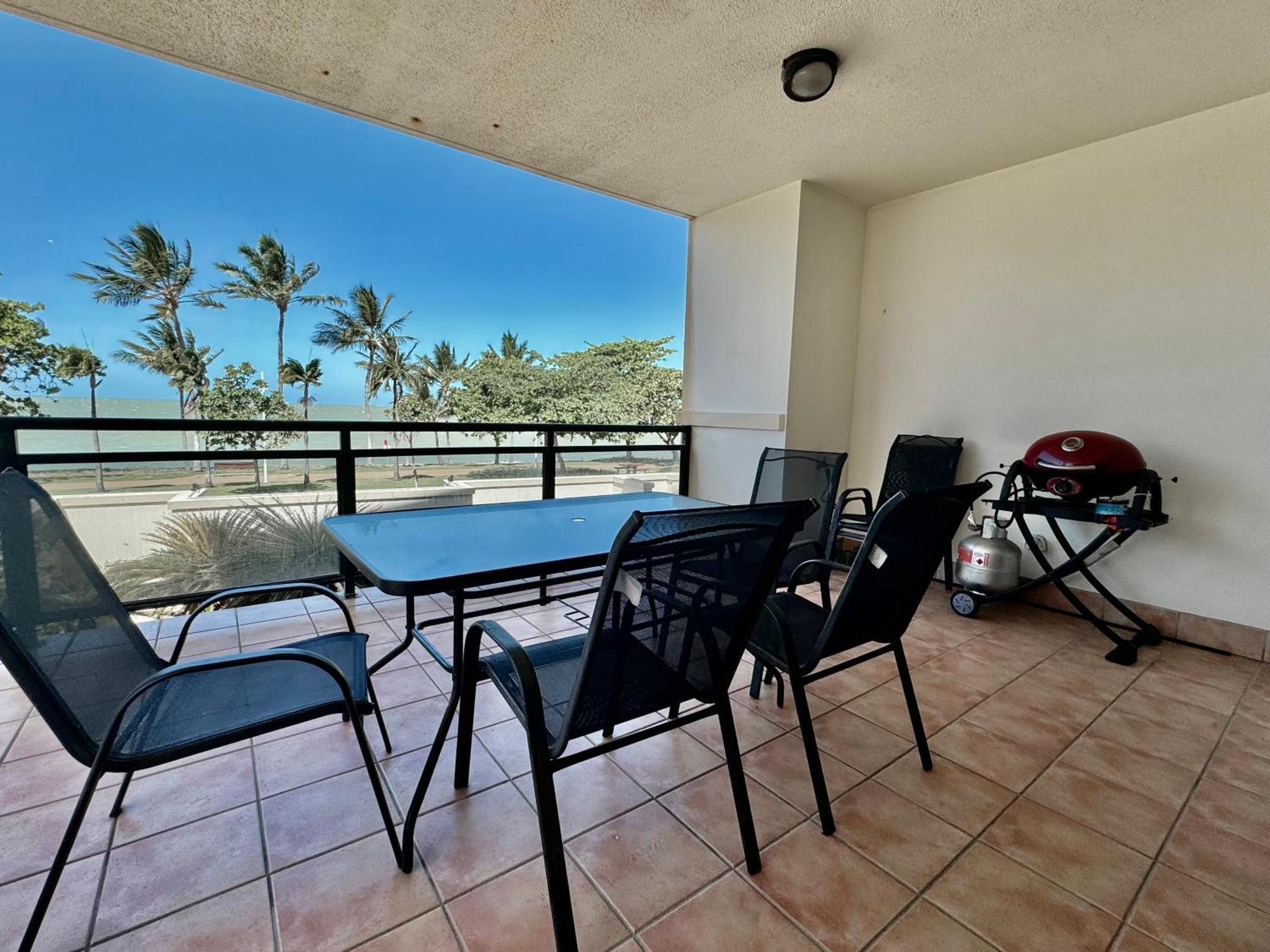 Apartment Beachfron On The - 2 *