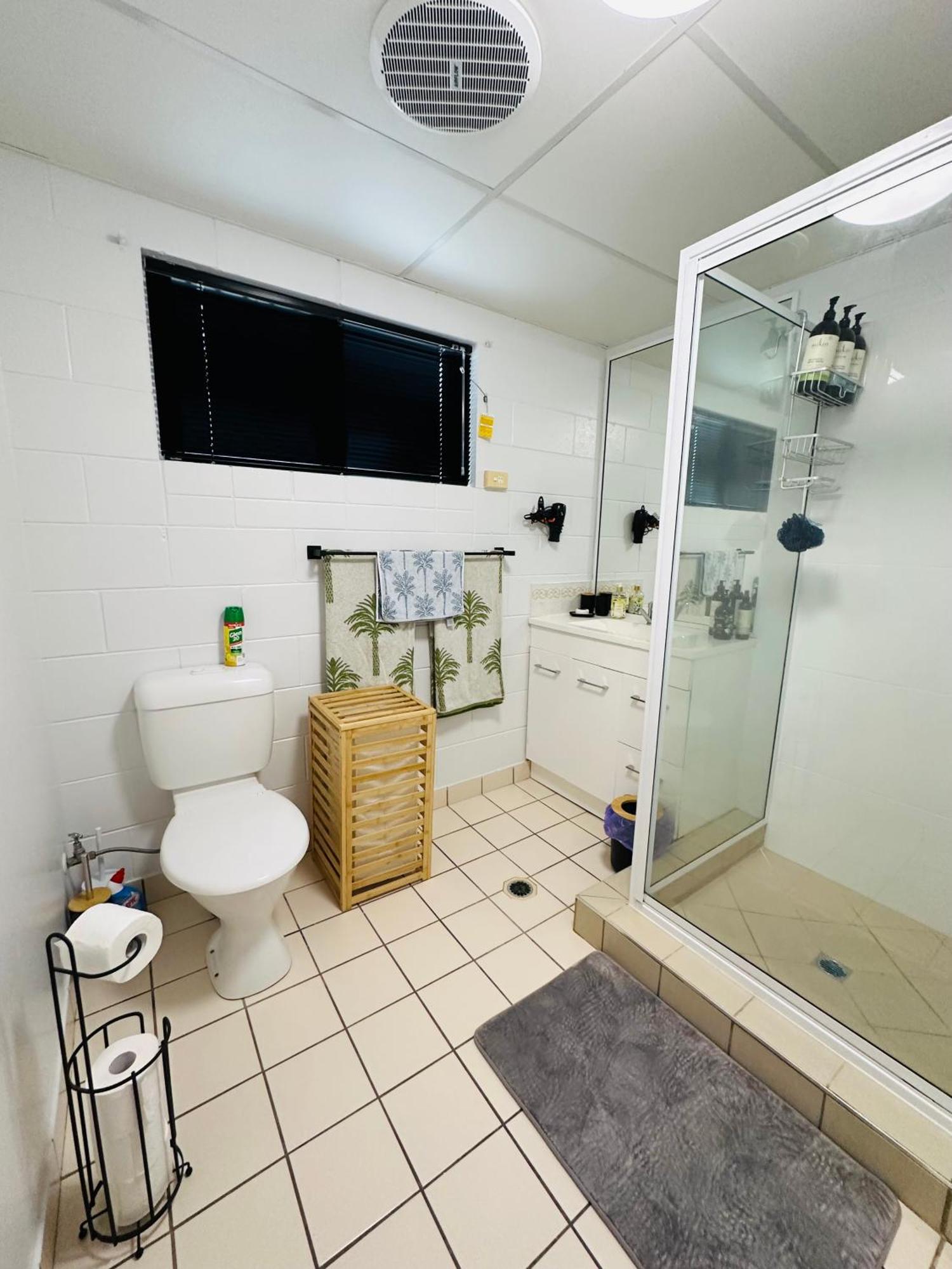 At Henry St West End, Qld 3 Night Min * Townsville