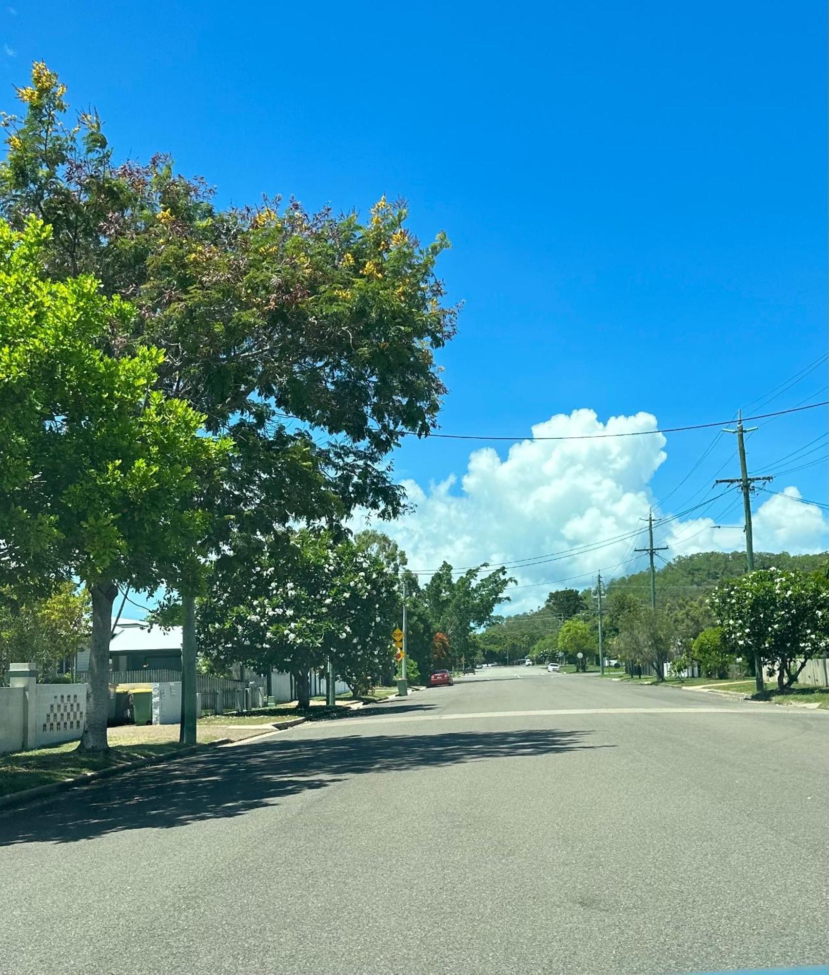 At Henry St West End, Qld 3 Night Min * Townsville