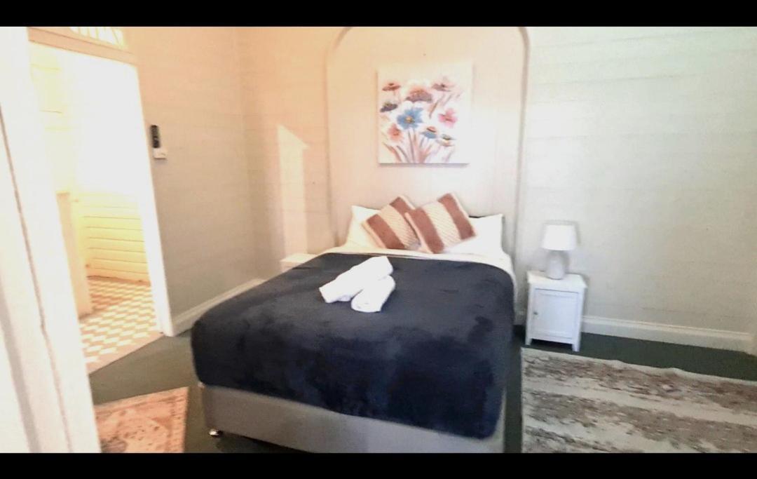 Melton Hill Apartment *