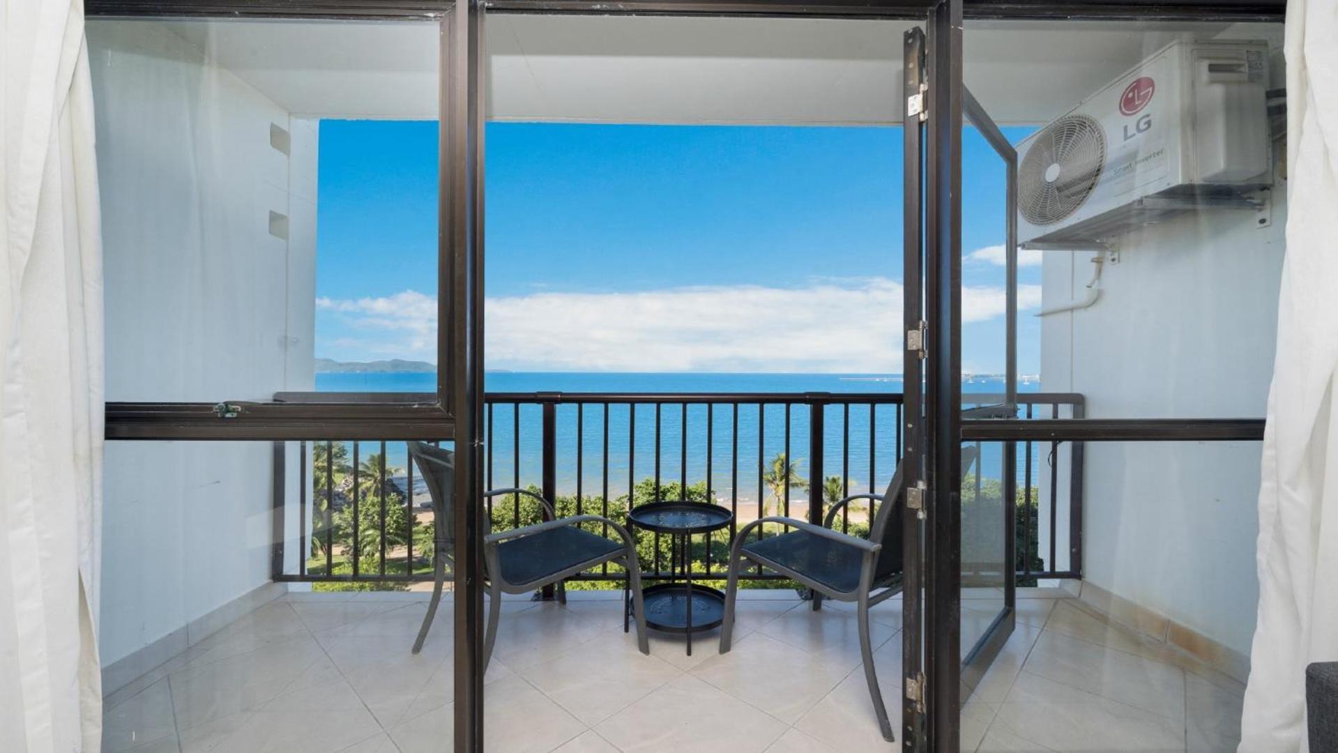 Studio 810 - Idyllic Location With Views Holiday home *