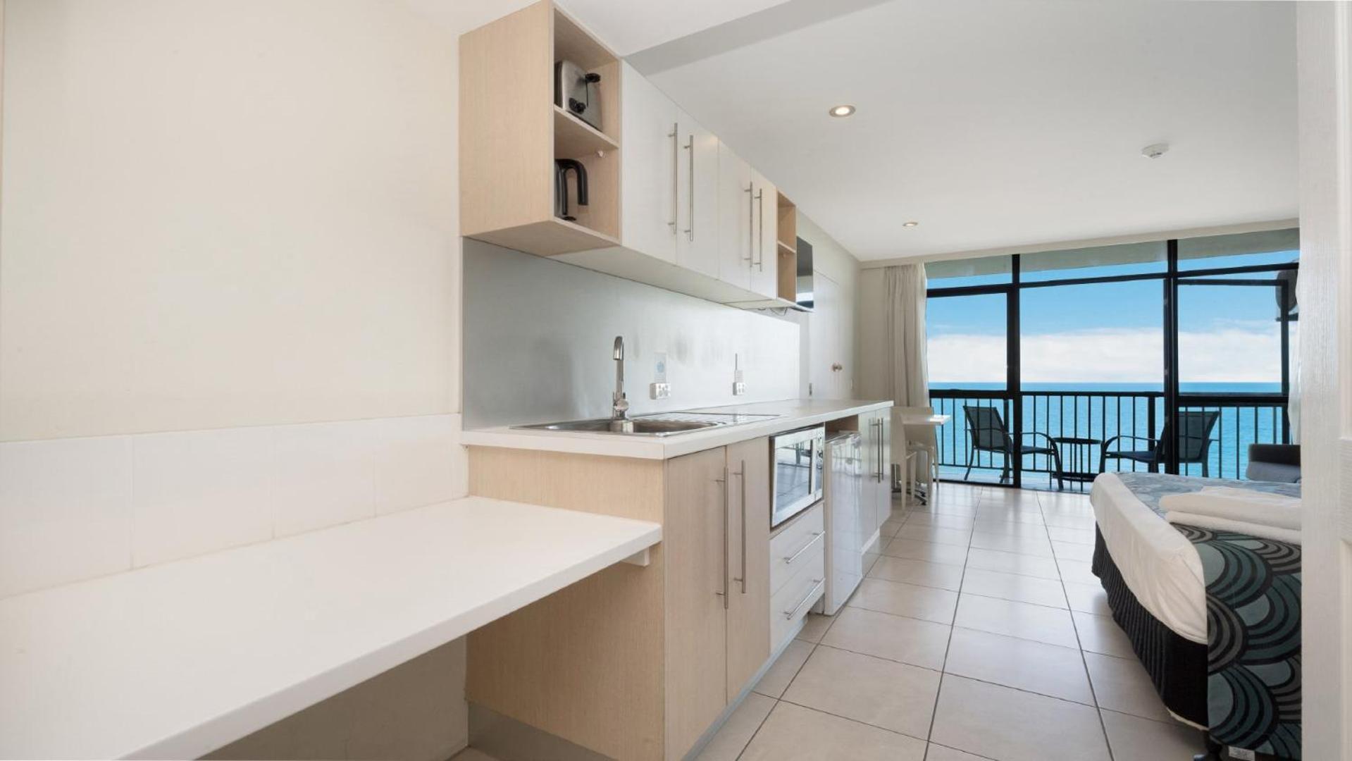 Studio 810 - Idyllic Location With Views Holiday home *