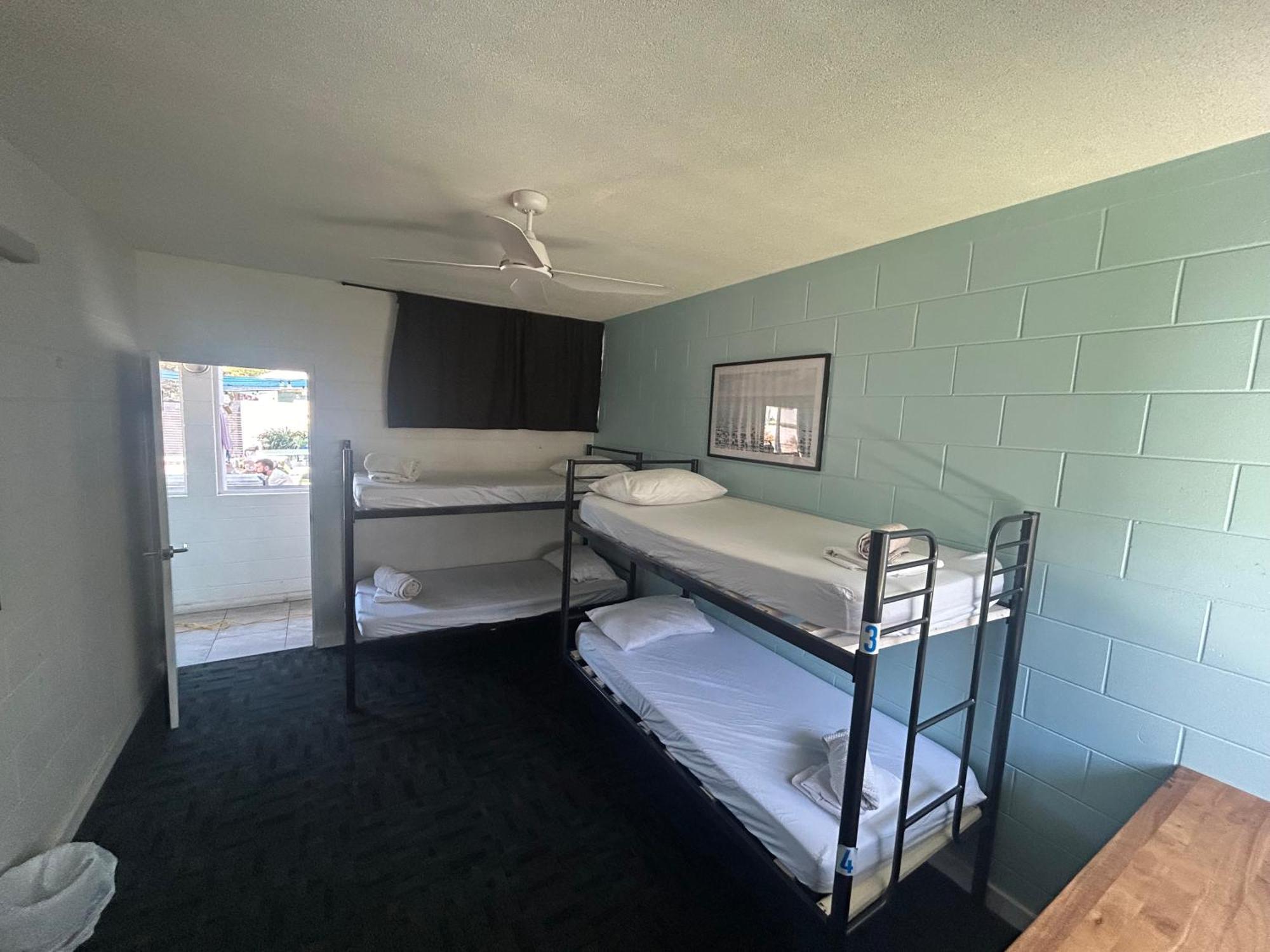 Seaside Townsville- Right Next To Coles, 2 Mins Walk To & Cbd * Townsville