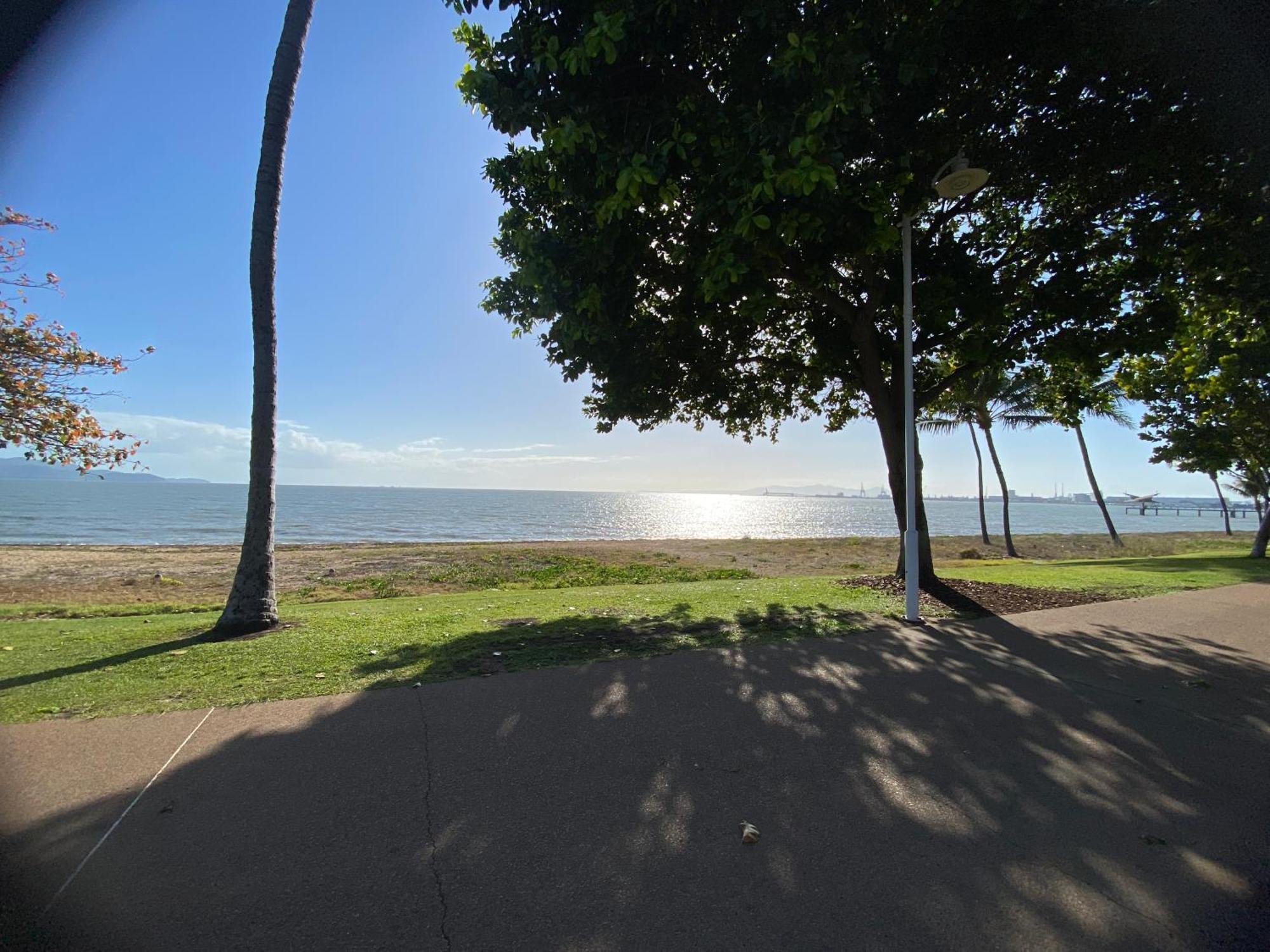 Townsville Apartments On The Strand - Penthouse Apartment Townsville