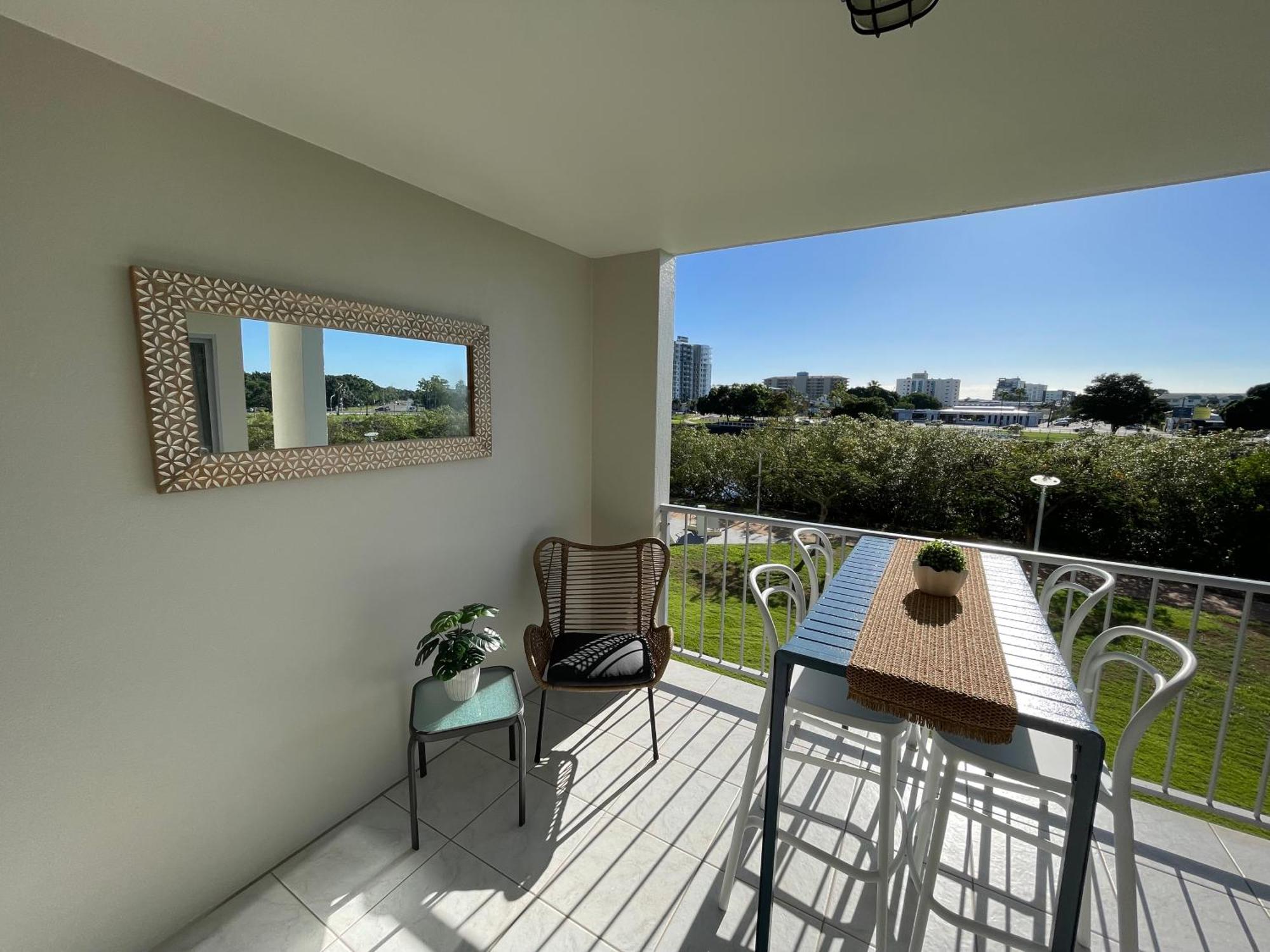 Apartment Riverside 25 *