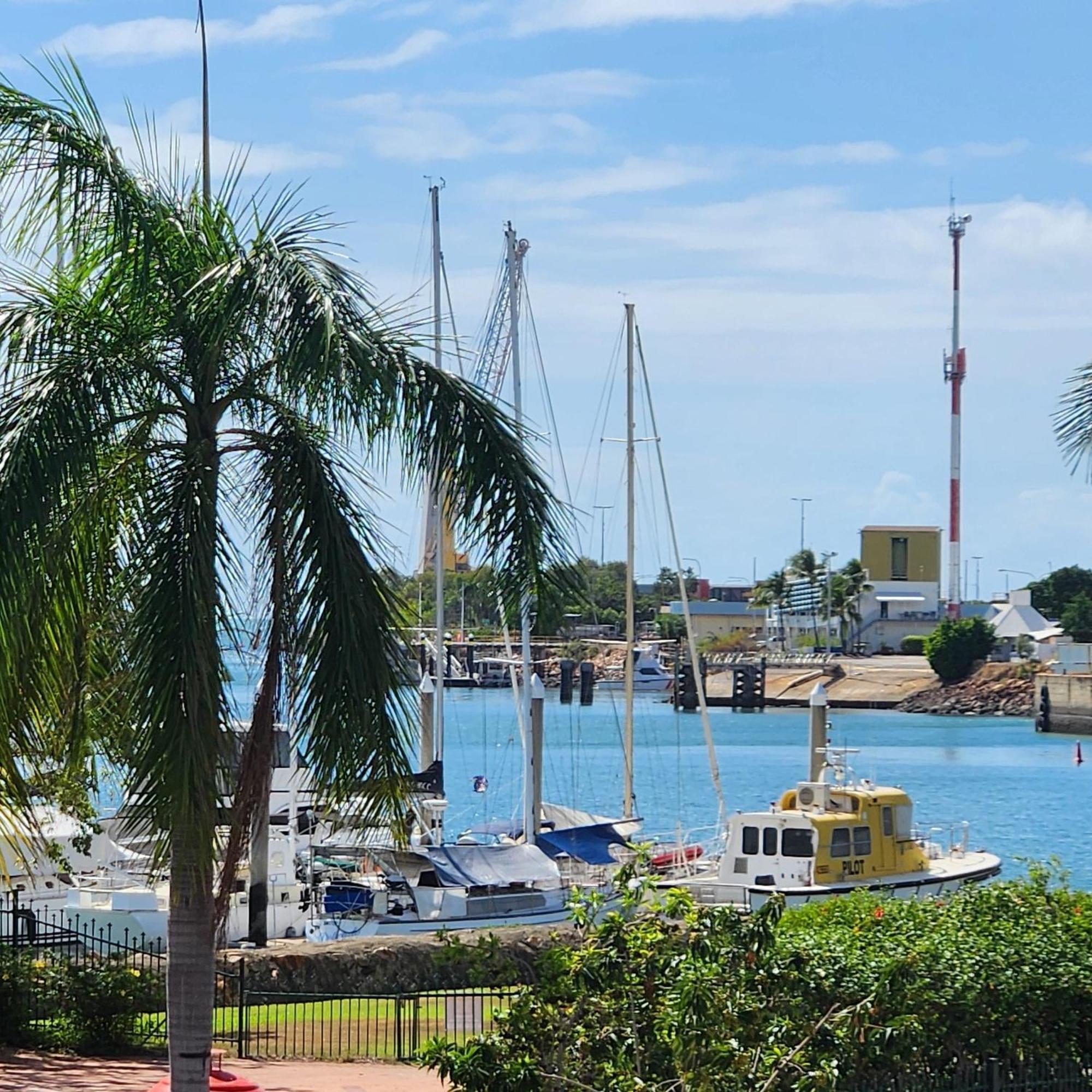 Perfect Position For And Stadium Access * Townsville