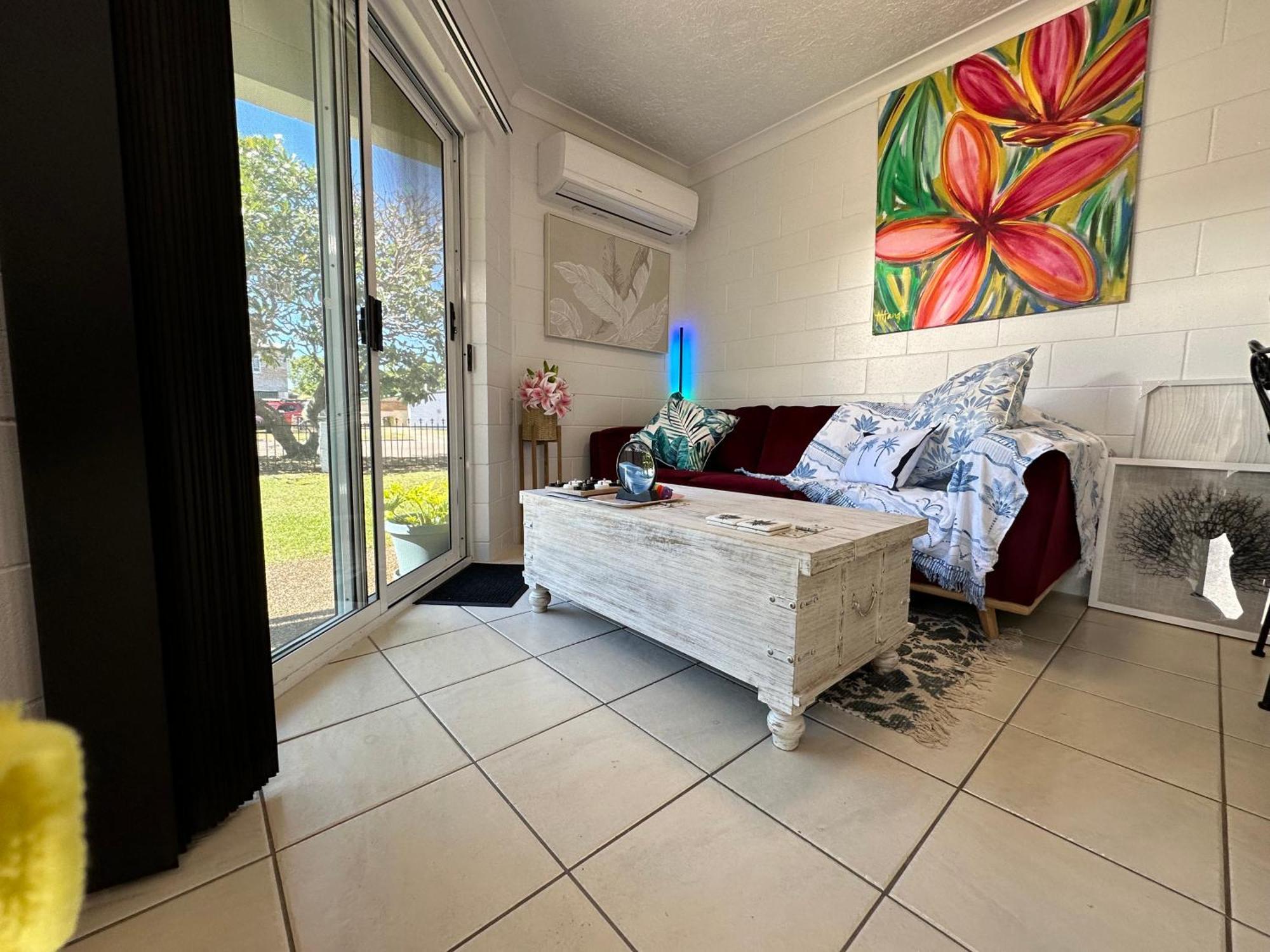 At Henry St West End, Qld 3 Night Min