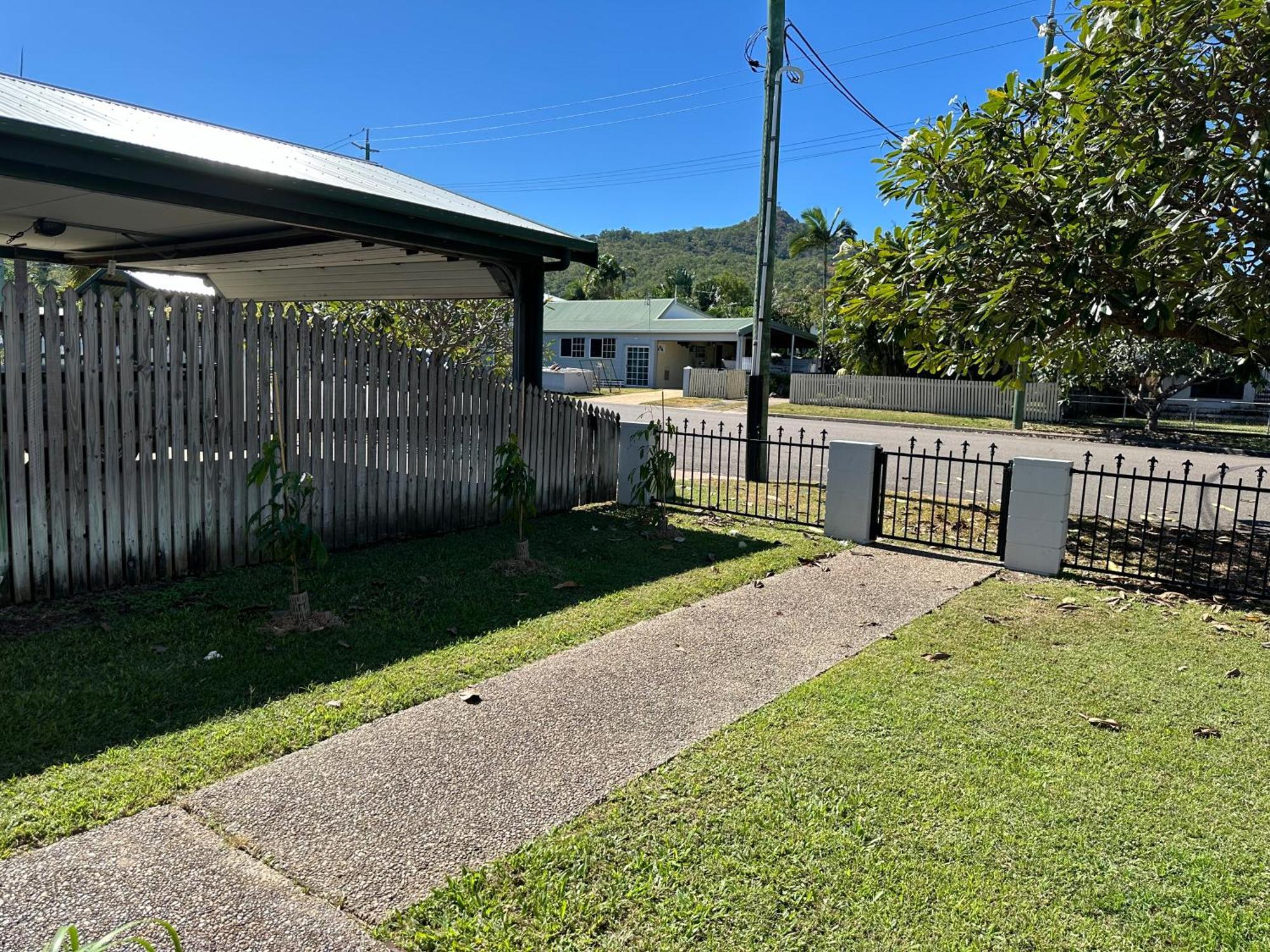 At Henry St West End, Qld 3 Night Min