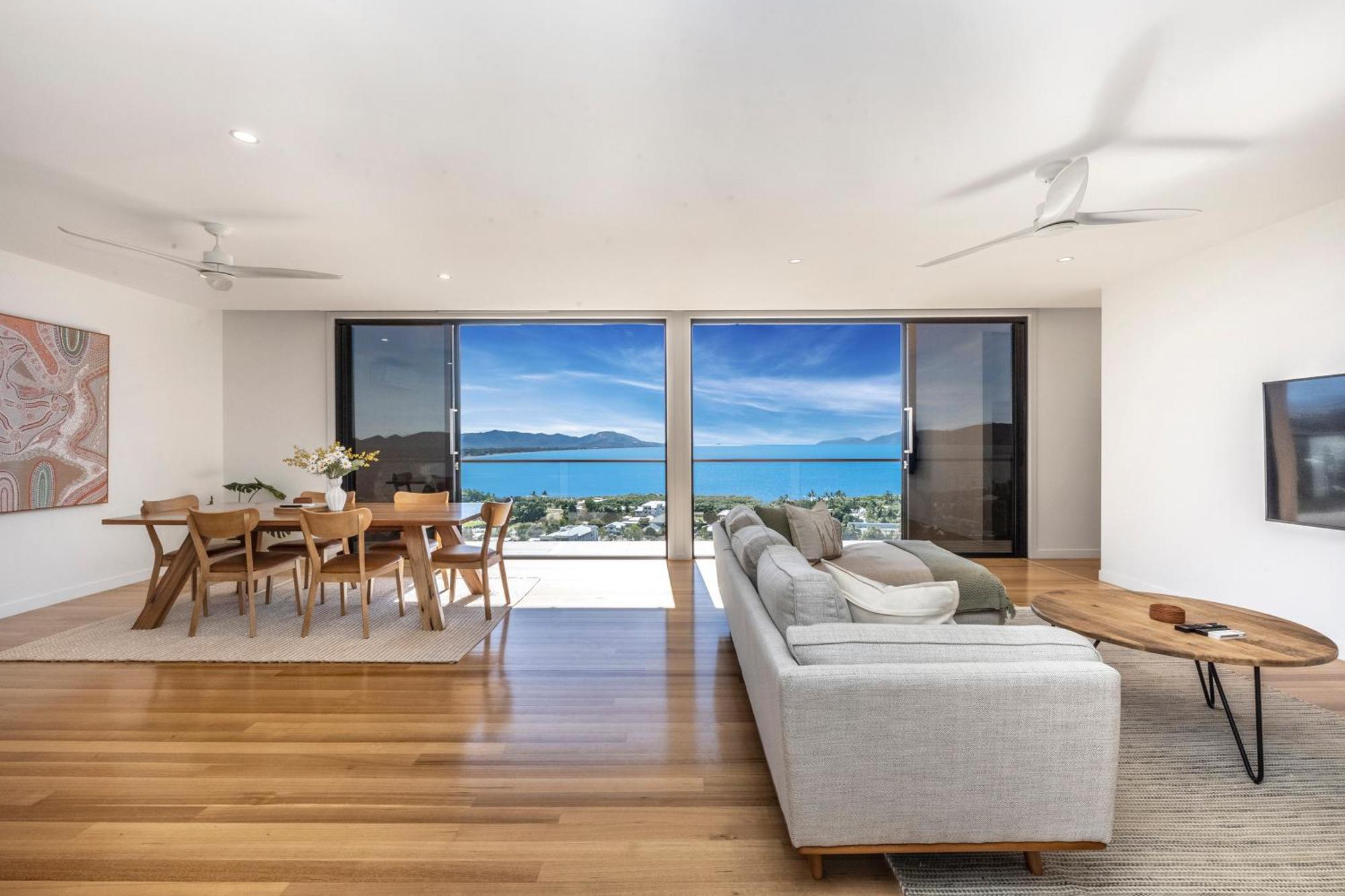 Incredible Views, Open Spaces, Apartment *