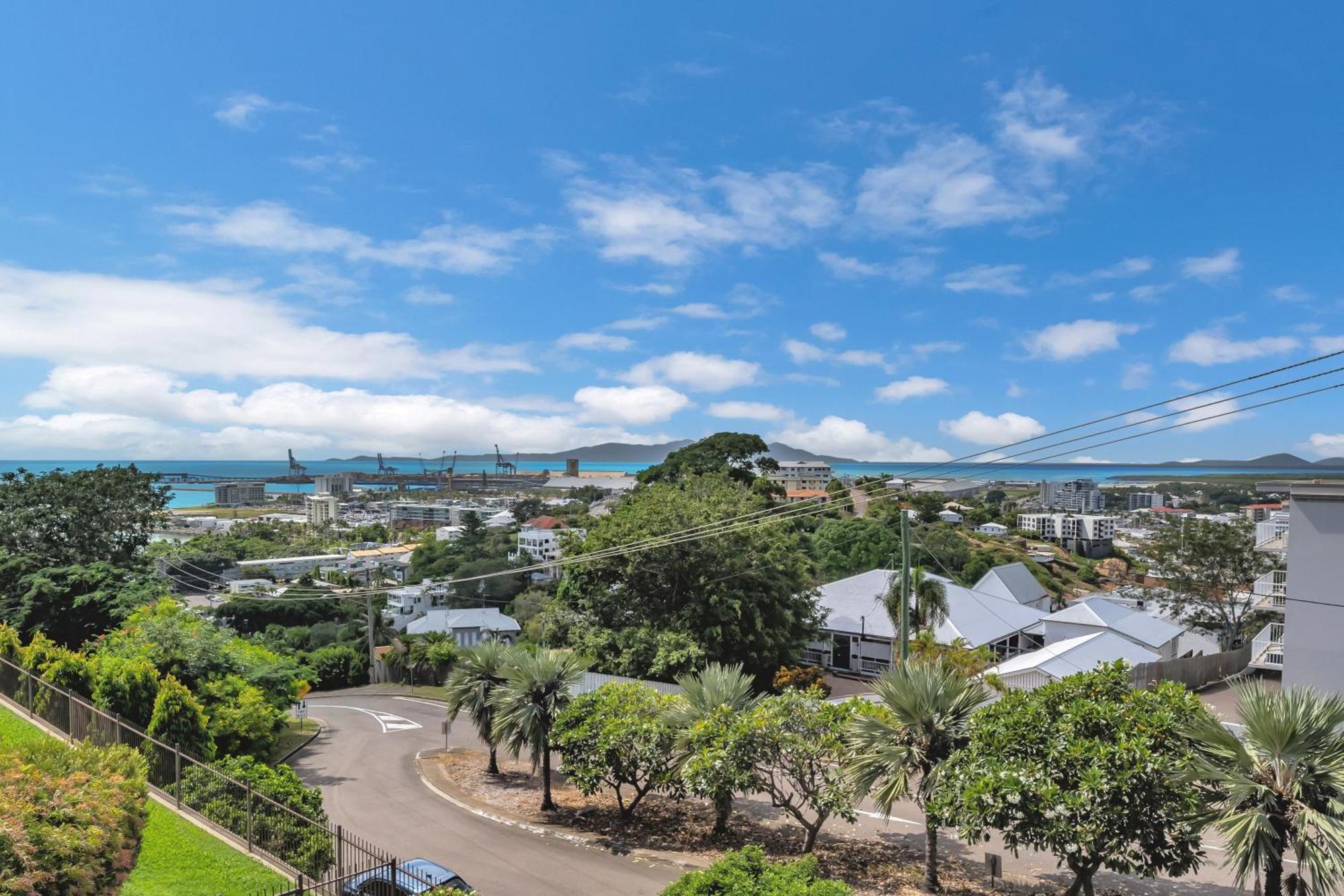 Executive In North Ward And On Magnetic Island Apartment