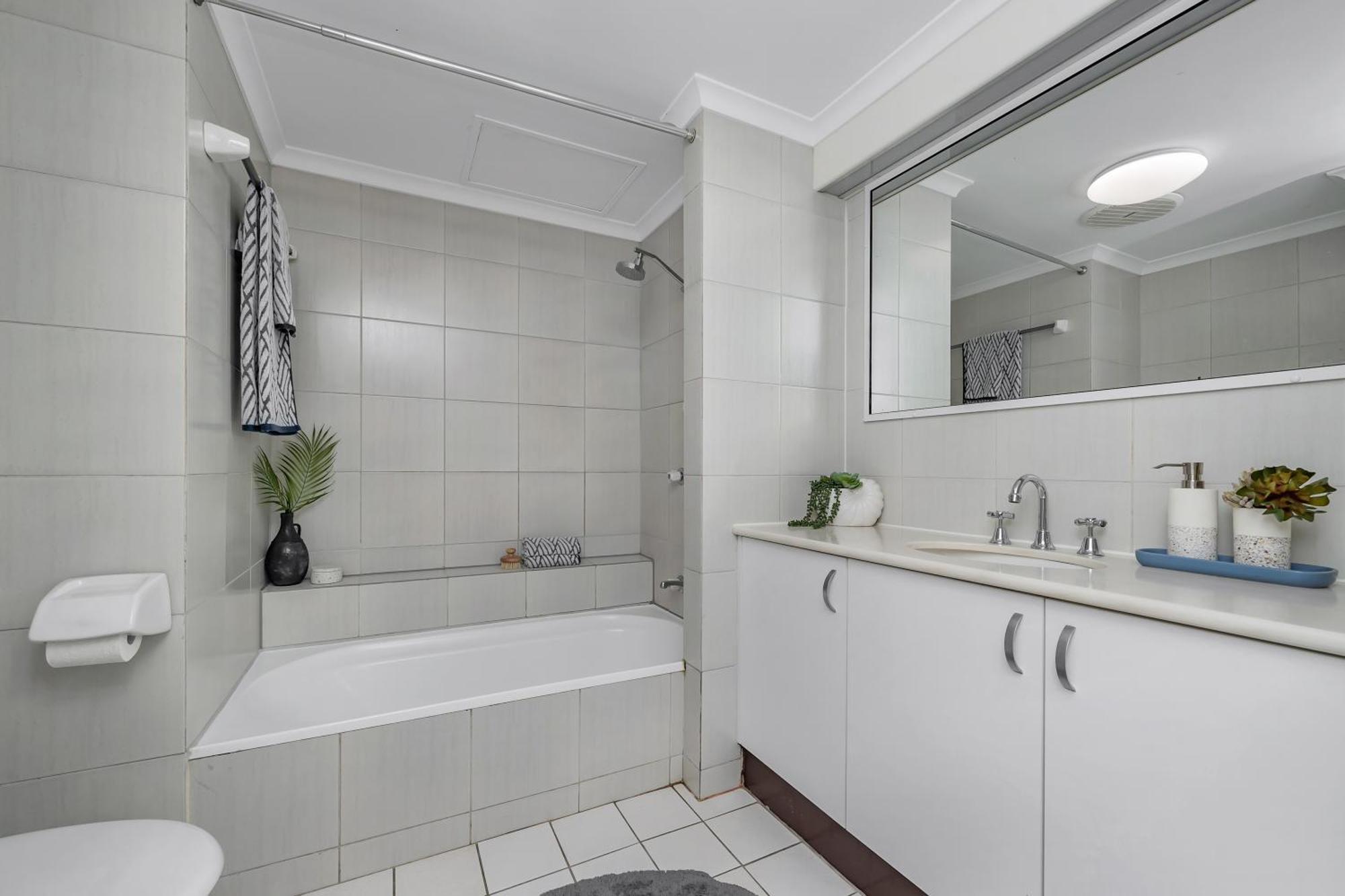 Executive In North Ward And On Magnetic Island Apartment