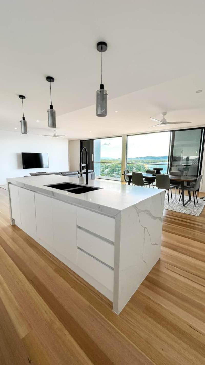 Incredible Views, Open Spaces, Apartment *