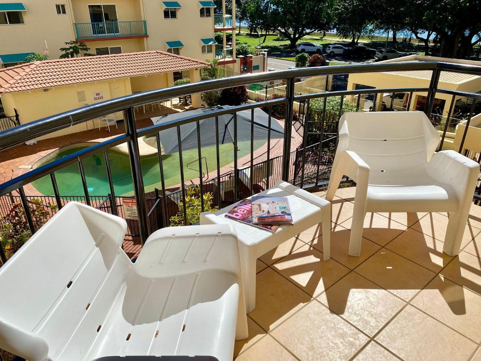 Perfect Position On The Water 18 Apartment *