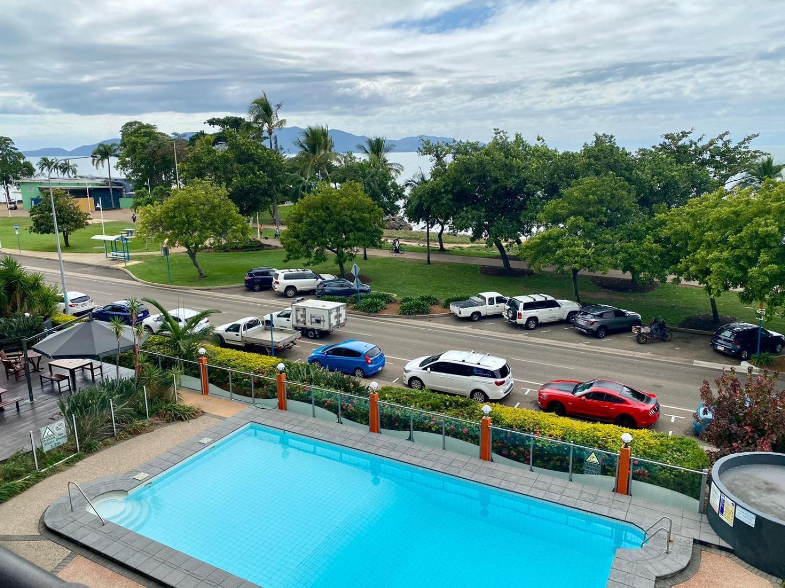 Apartment Gorgeous Waterfront Views - 212 Aquarius *