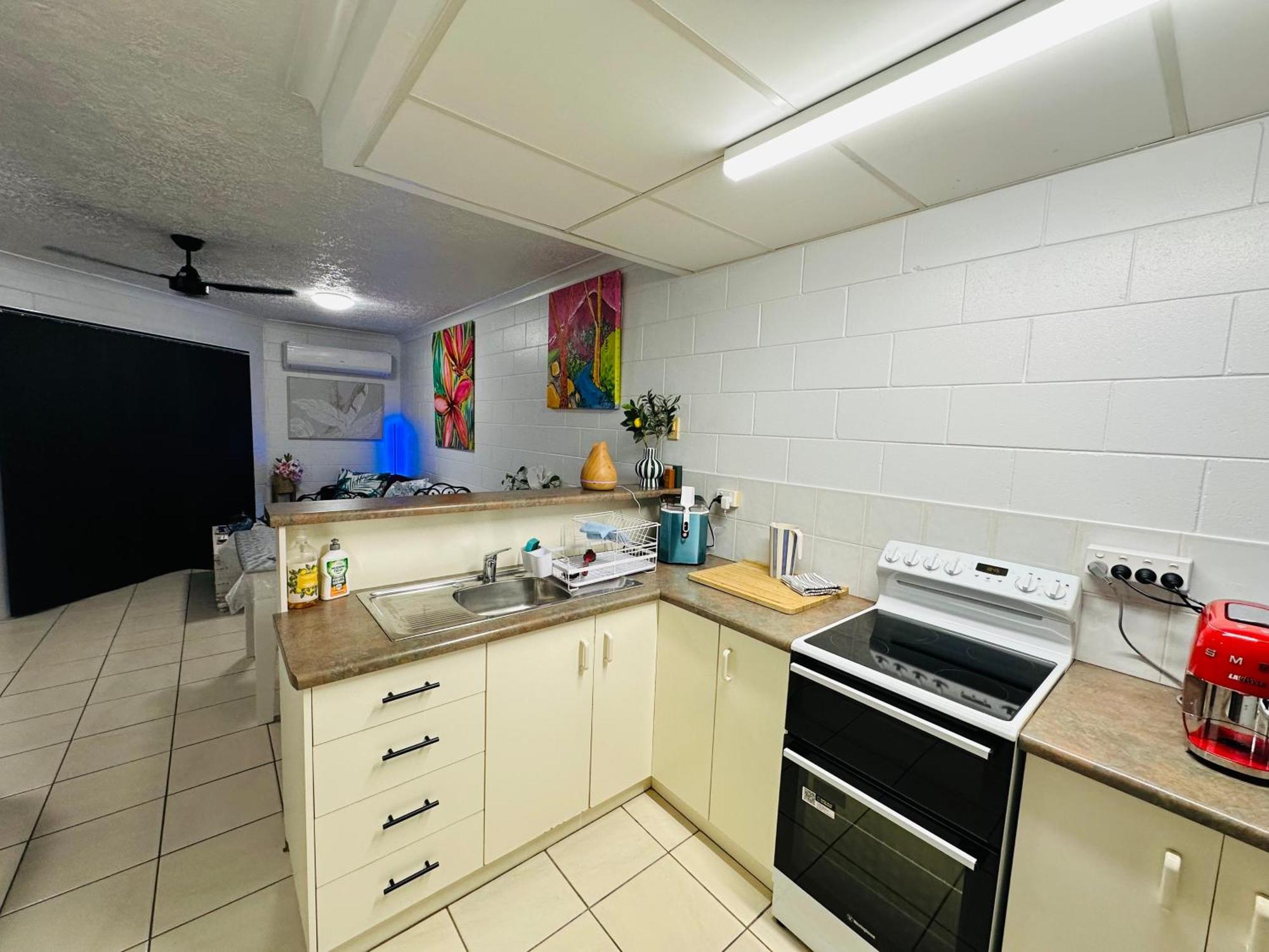 Apartment At Henry St West End, Qld 3 Night Min