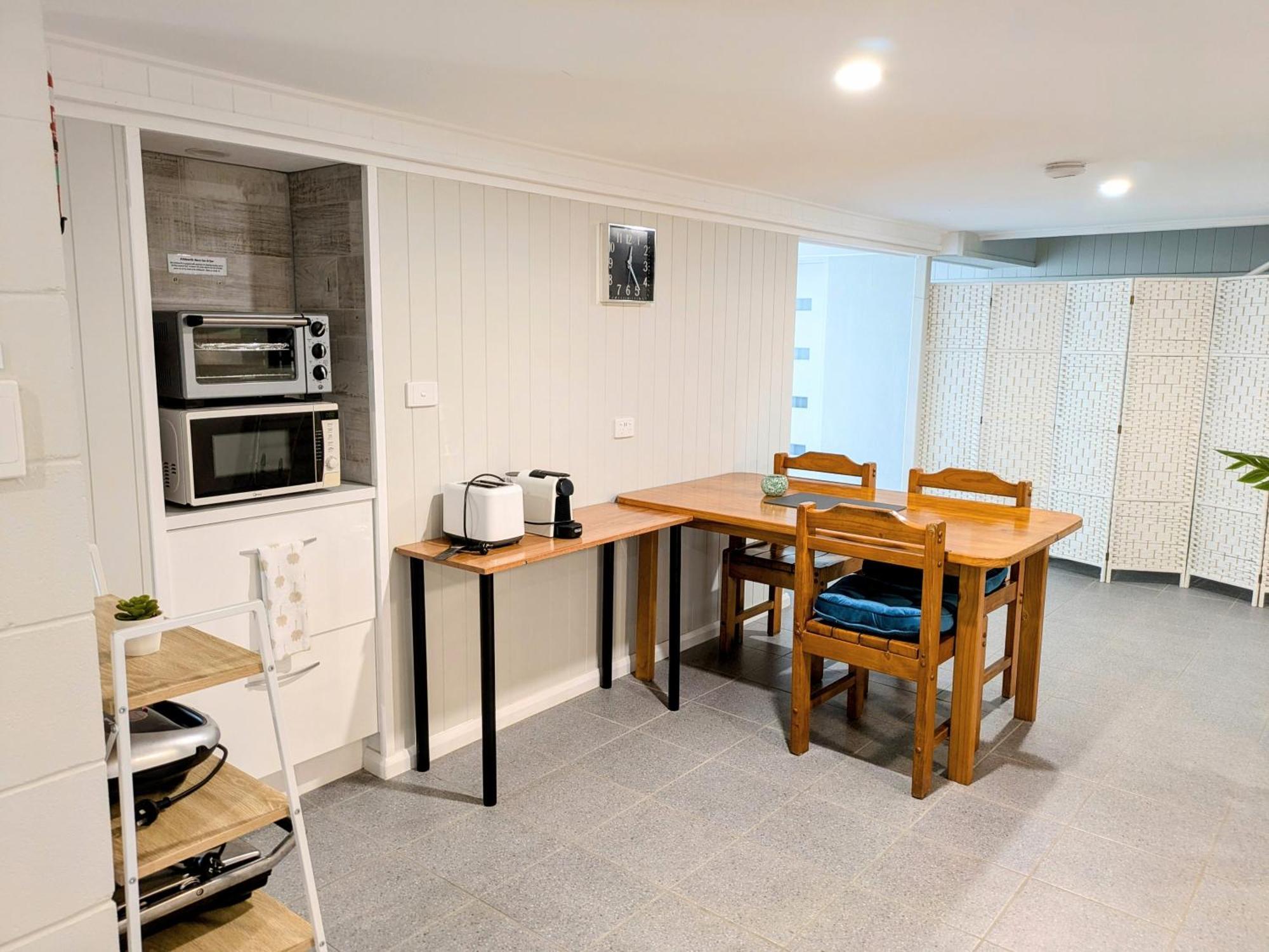 Homestay Cozy Private Bedroom & Ensuite - & Location Townsville
