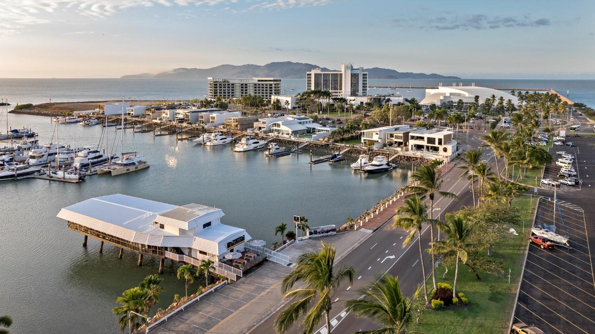The Pier Pods On The Water- 50m From Bus Terminal And Ferry Terminal * Townsville