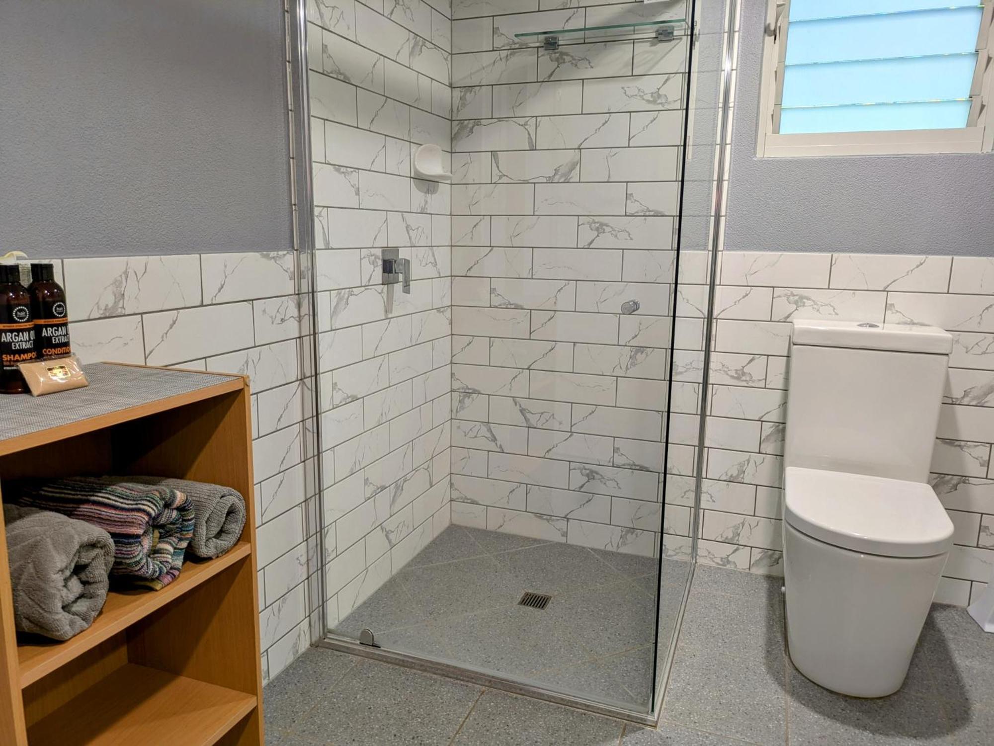 Superior Private Bedroom & Ensuite - & Location Guest house Townsville