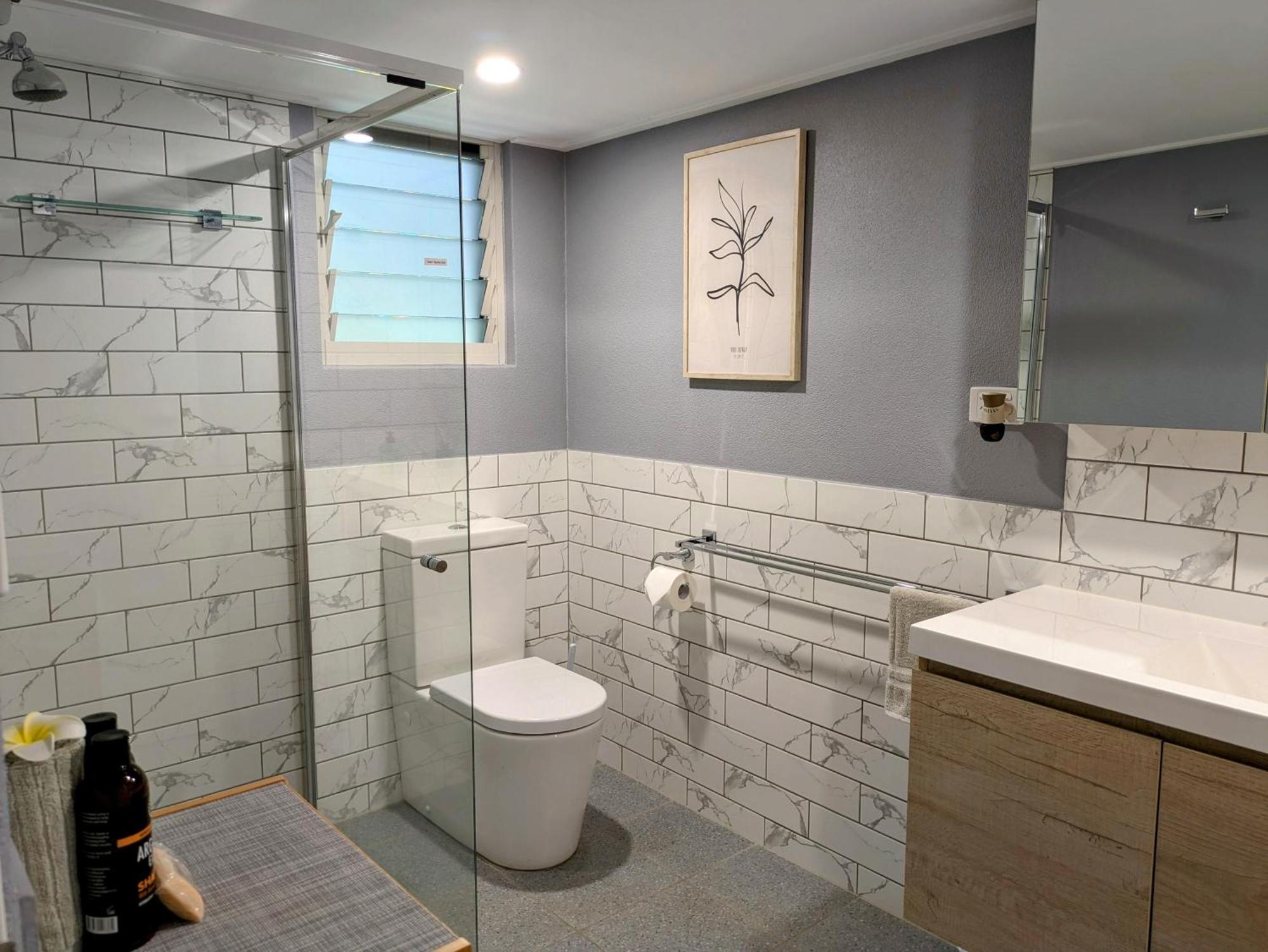 Superior Private Bedroom & Ensuite - & Location *