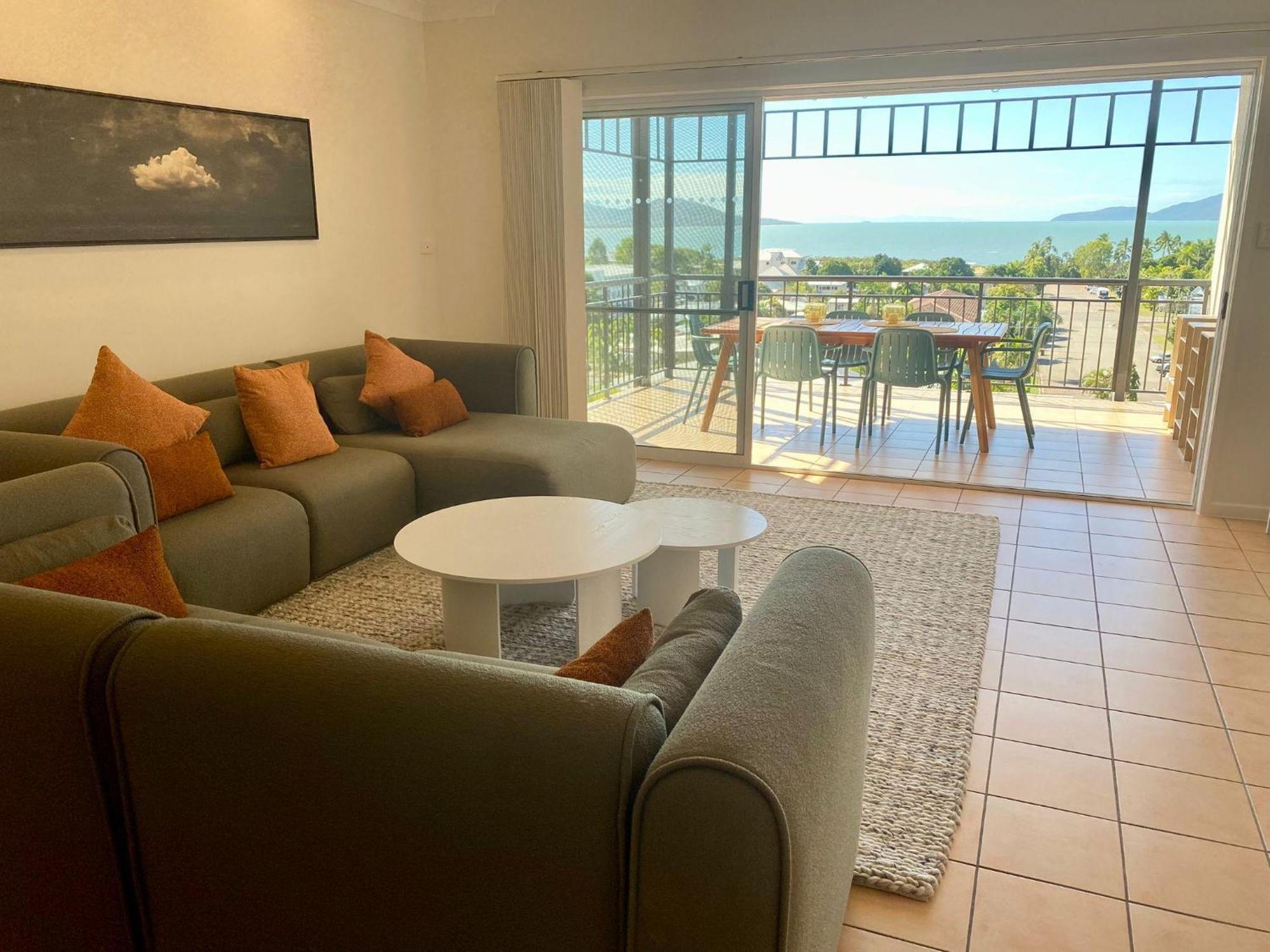 Apartment On Of The World On Bundock Townsville