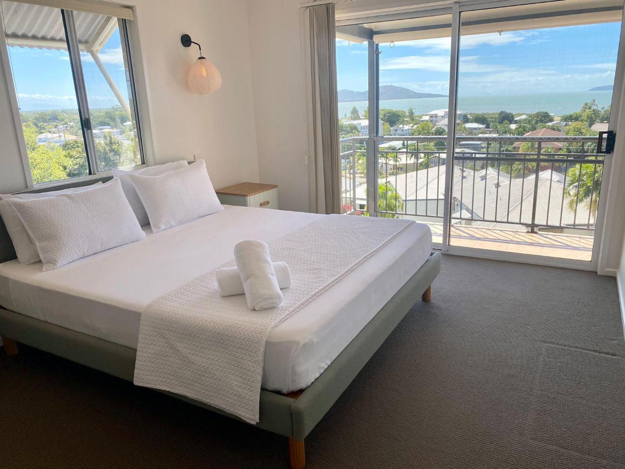On Of The World On Bundock * Townsville