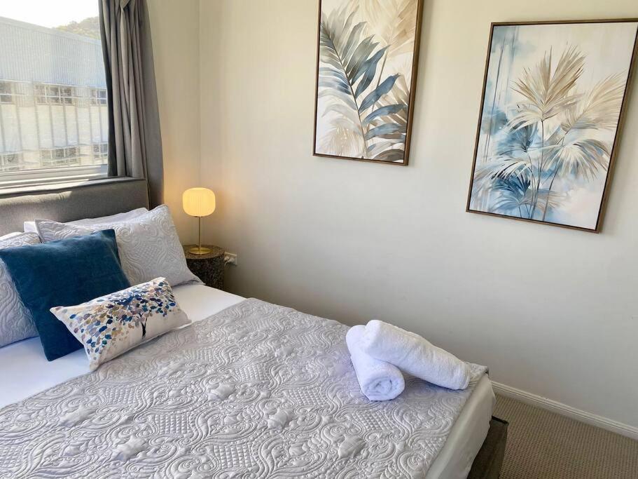 Good Vibes Only On Stanley Apartment