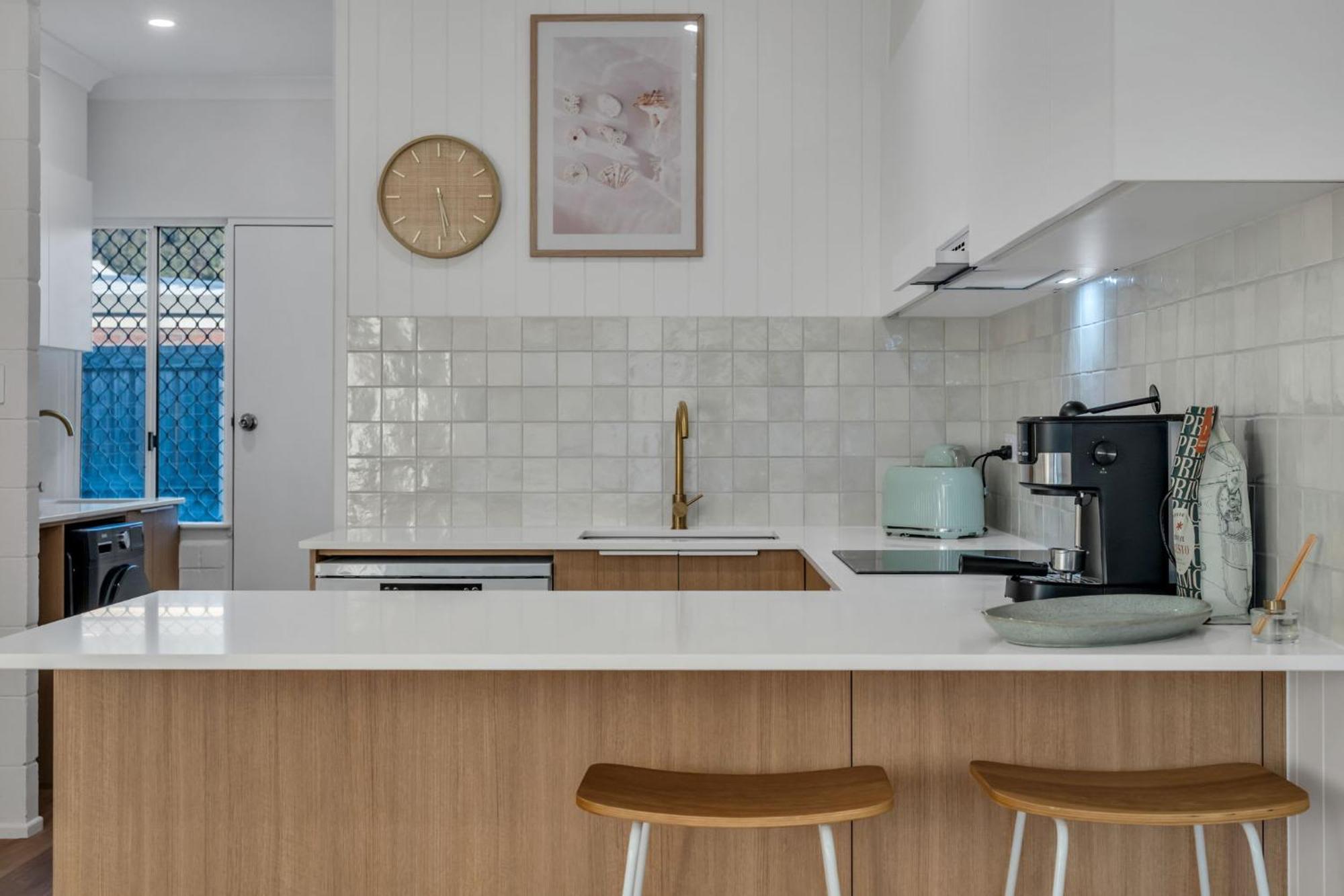 Seabreeze Units * Townsville