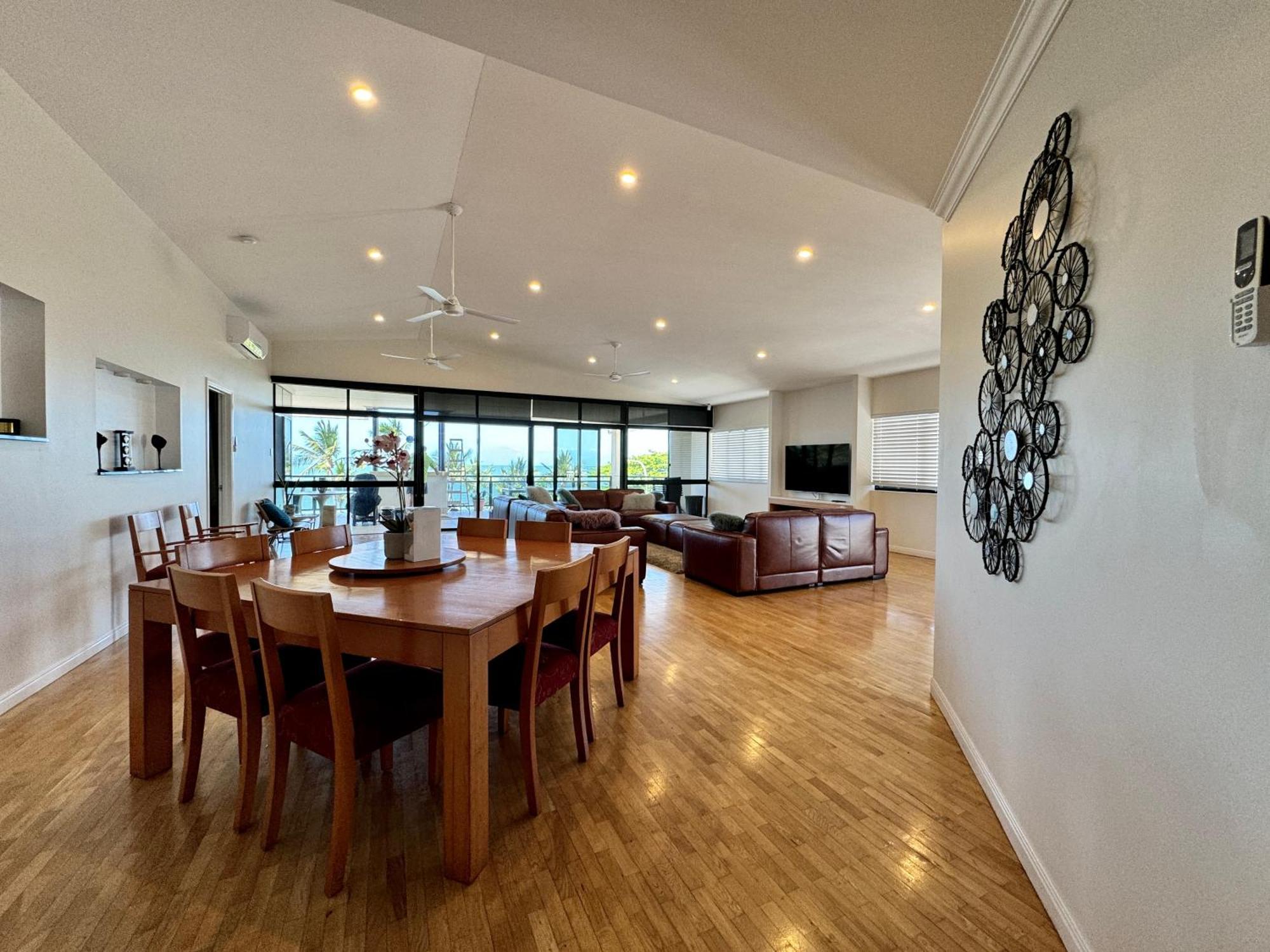 Apartment Townsville Apartments On The Strand - Penthouse Townsville