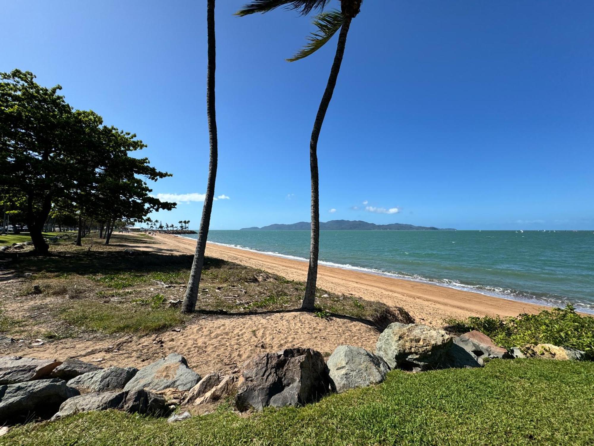 Townsville Apartments On The Strand - Penthouse Apartment *