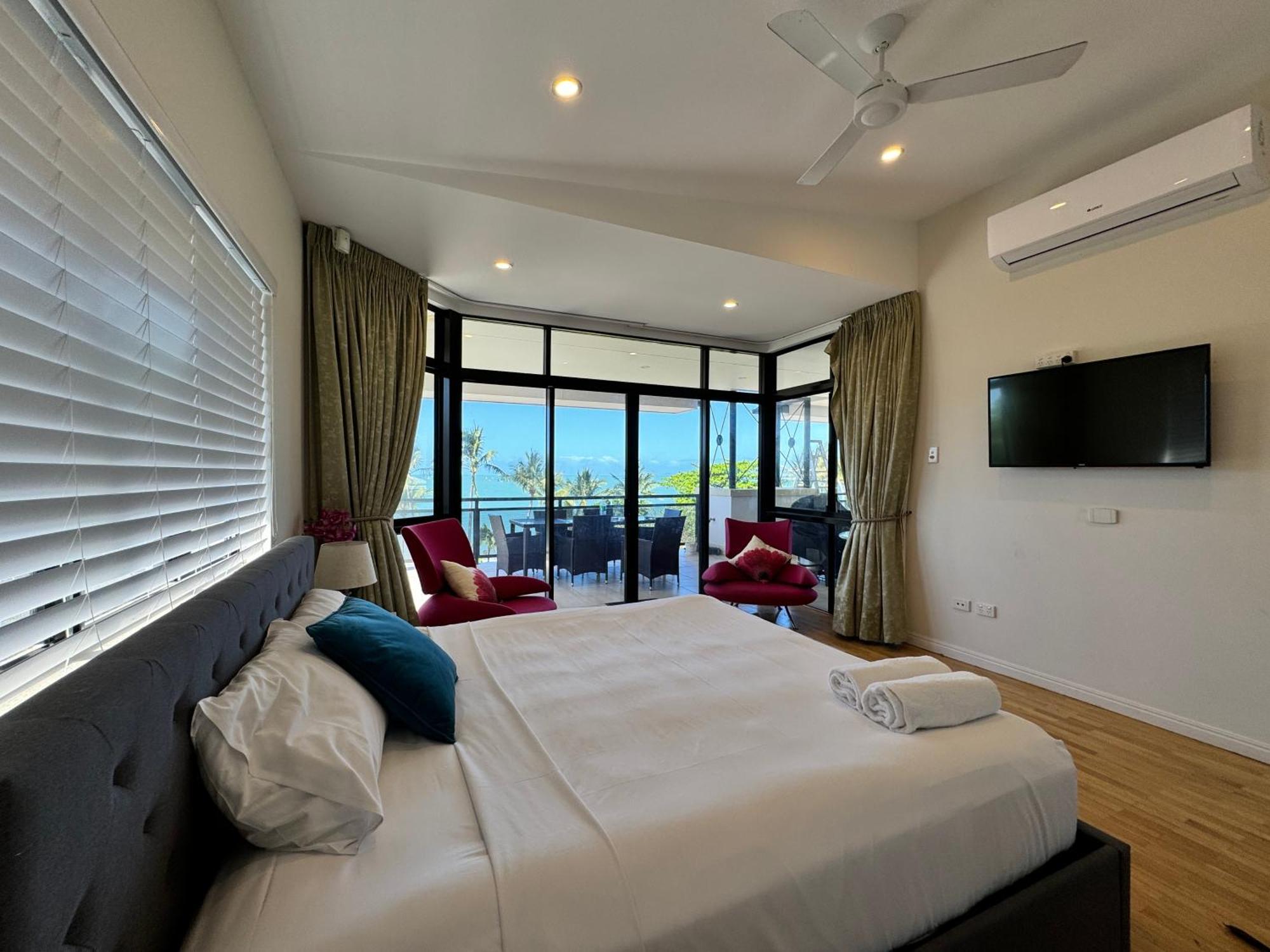 Townsville Apartments On The Strand - Penthouse Apartment *