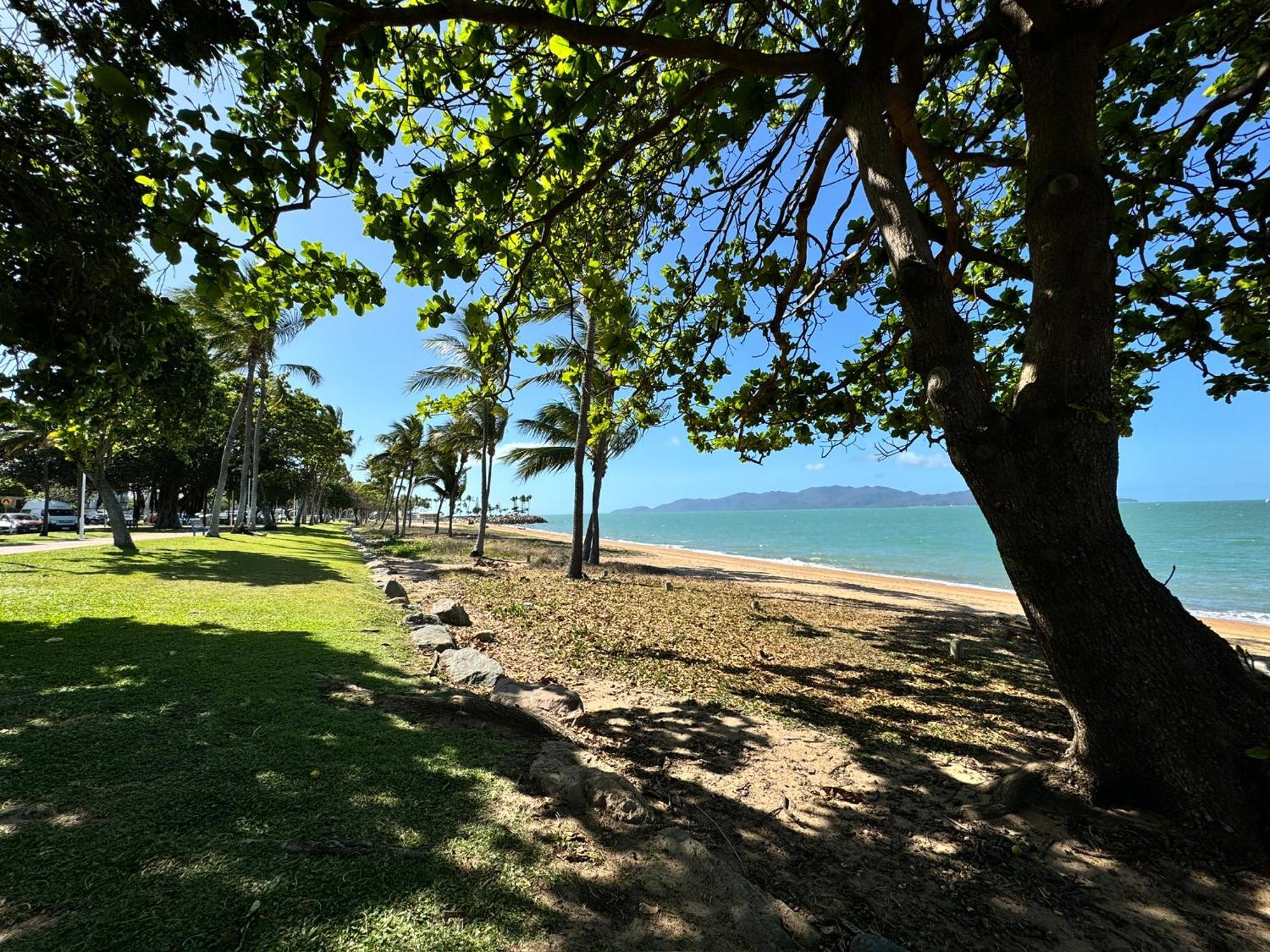 Townsville Apartments On The Strand - Penthouse * Townsville