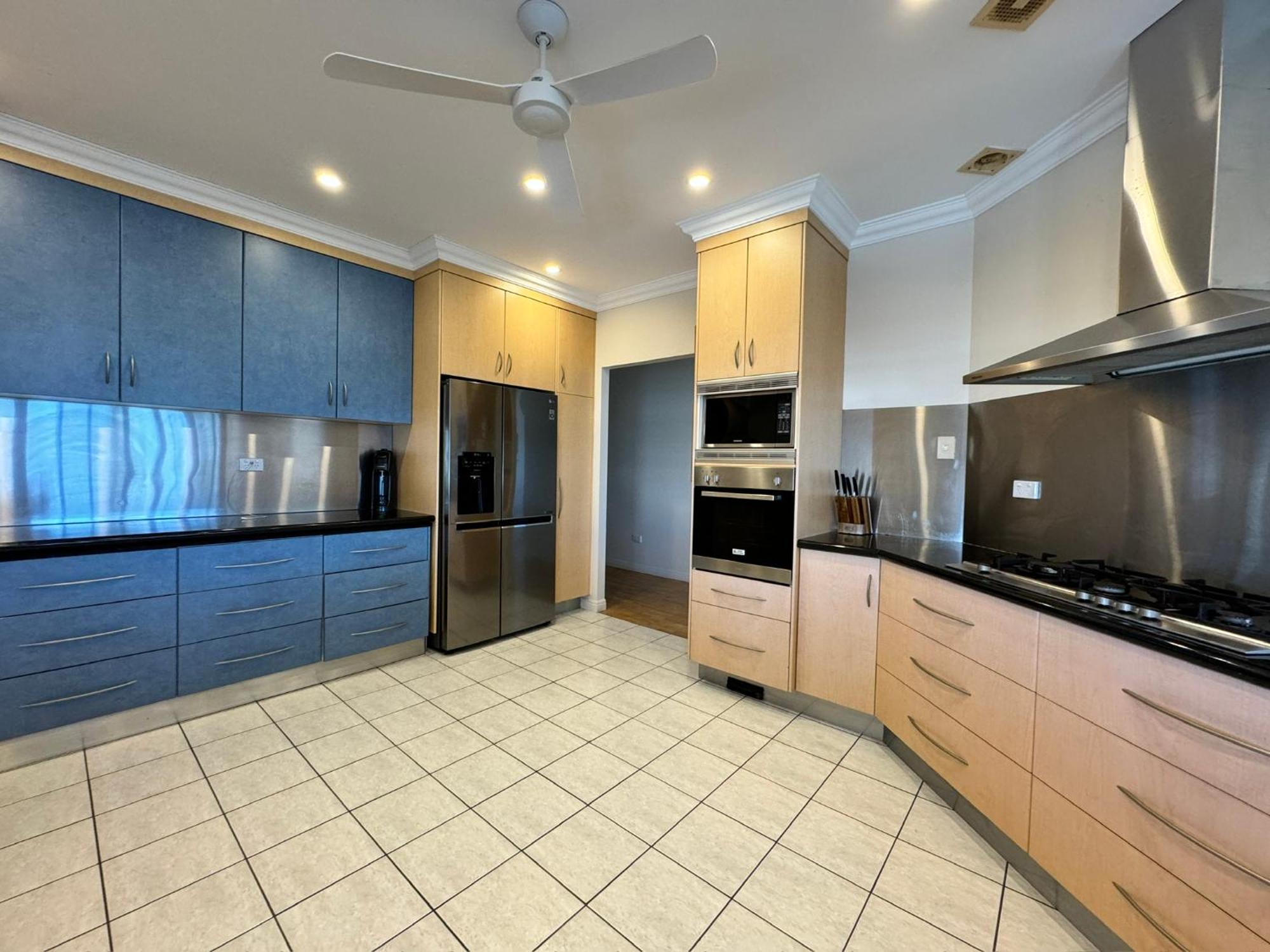 Townsville Apartments On The Strand - Penthouse Apartment Townsville