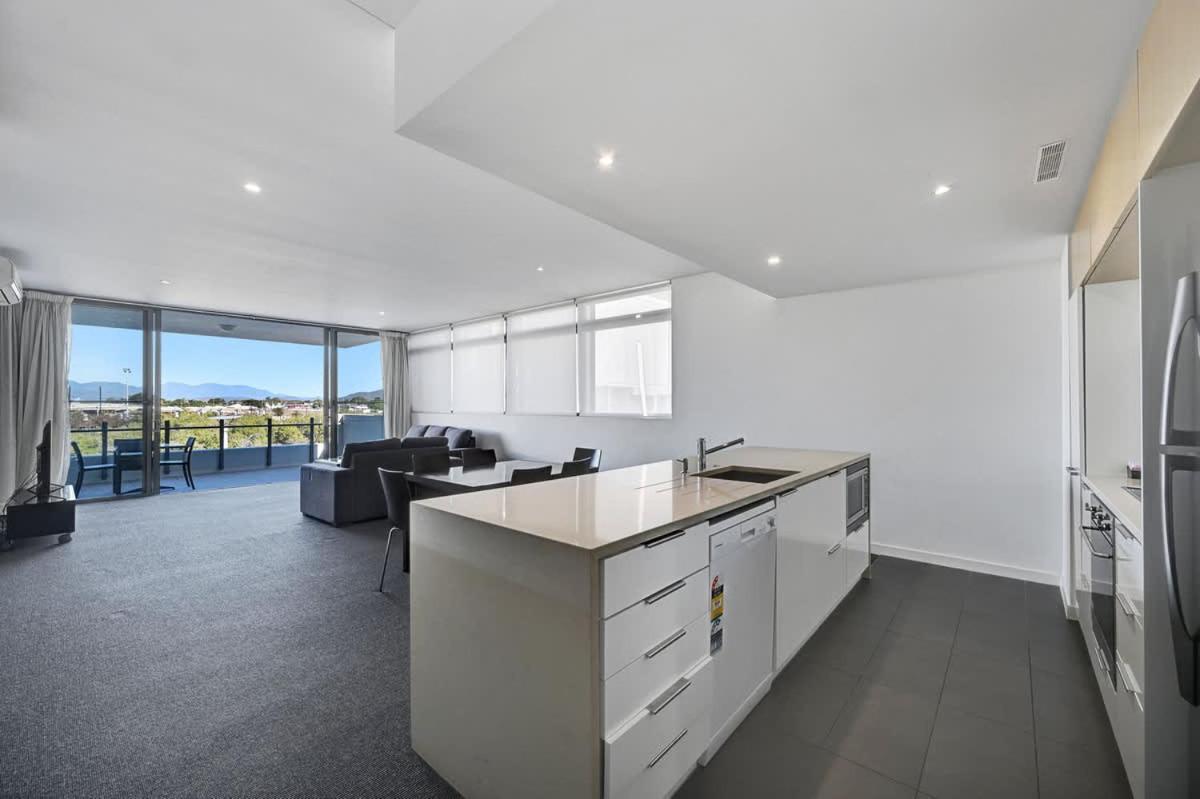 Luxury At Islington Apartment
