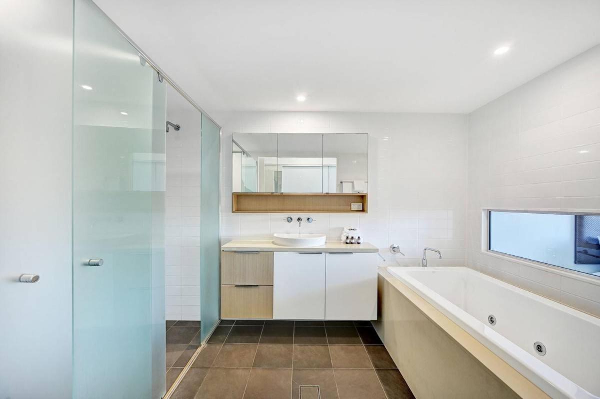 Luxury At Islington Apartment
