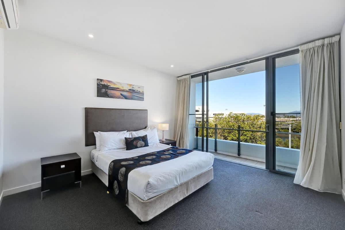 Luxury At Islington Apartment