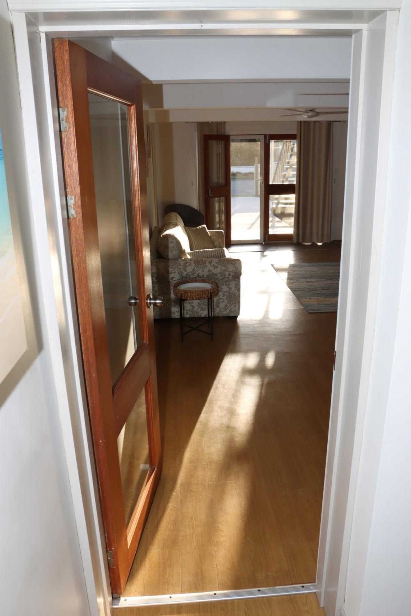 Apartment Eleven On Henry Guest *