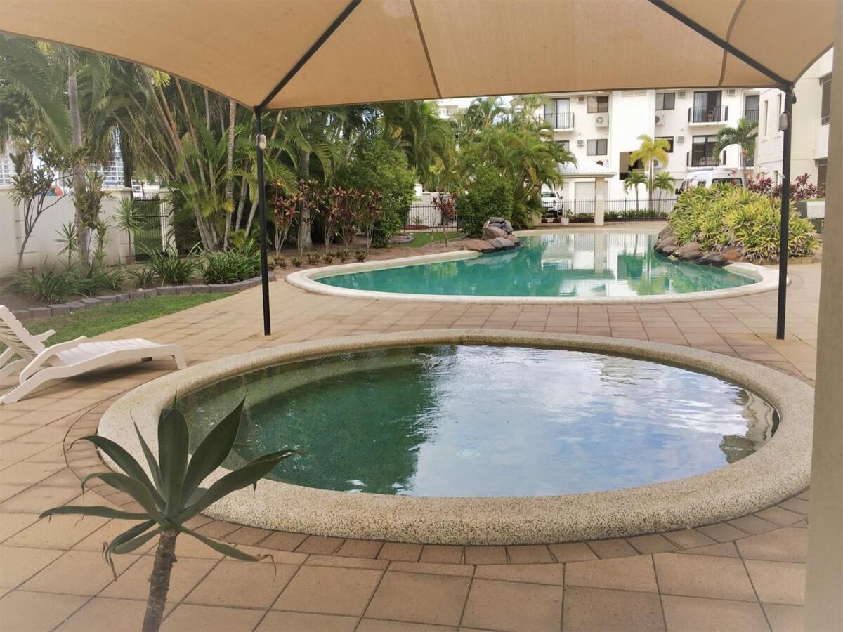 Marina-ground Floor With Courtyard * Townsville