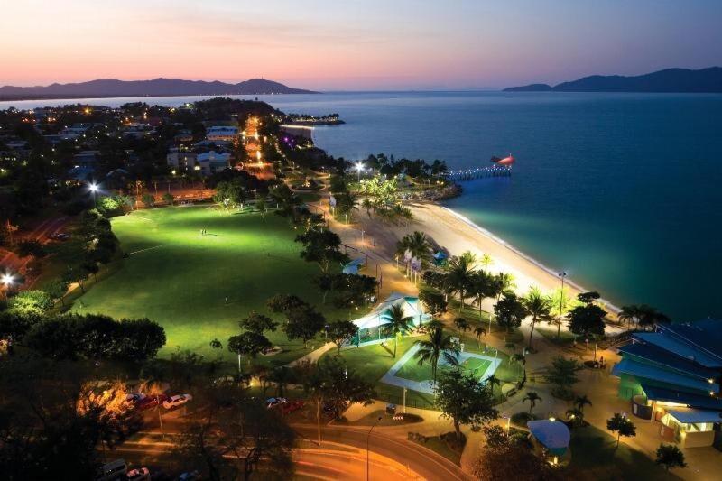 Marina-ground Floor With Courtyard Apartment Townsville
