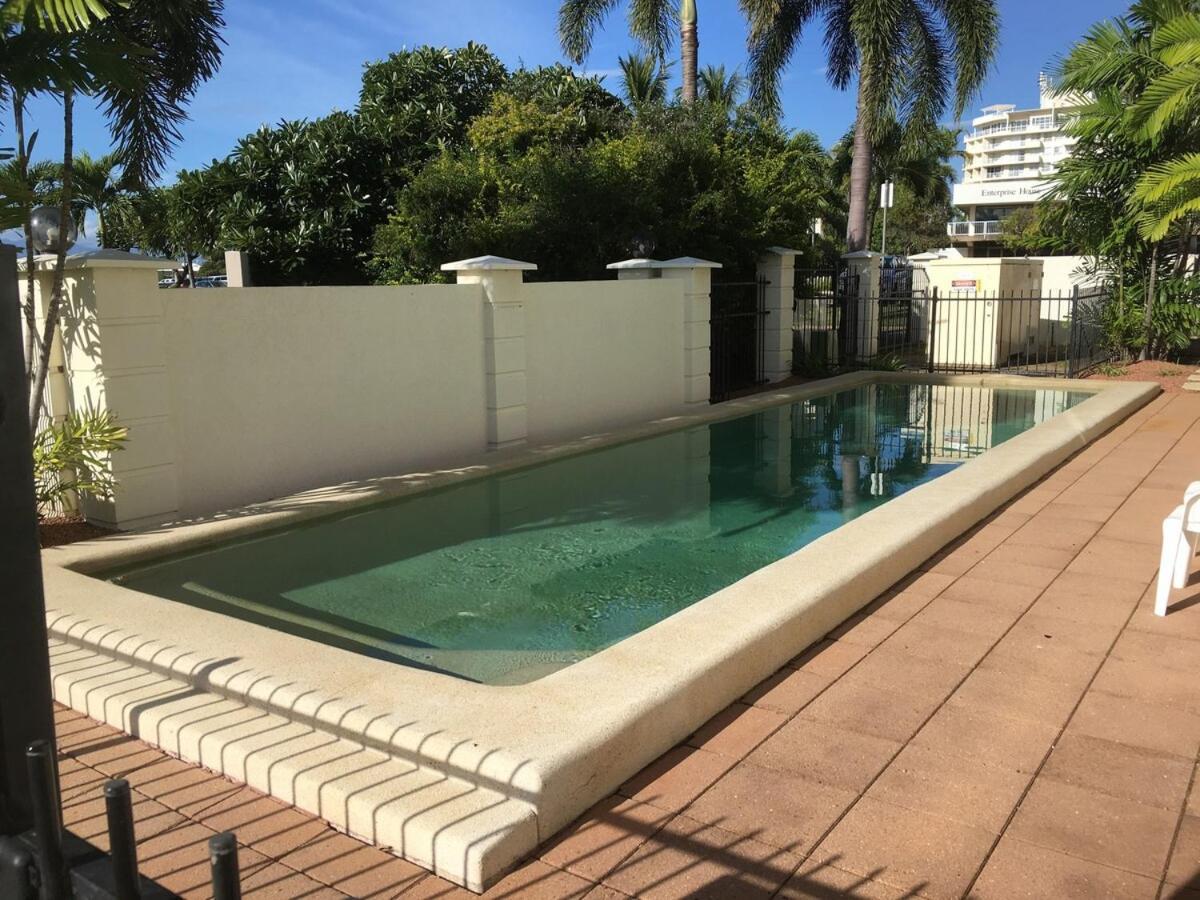 Marina-ground Floor With Courtyard Apartment Townsville