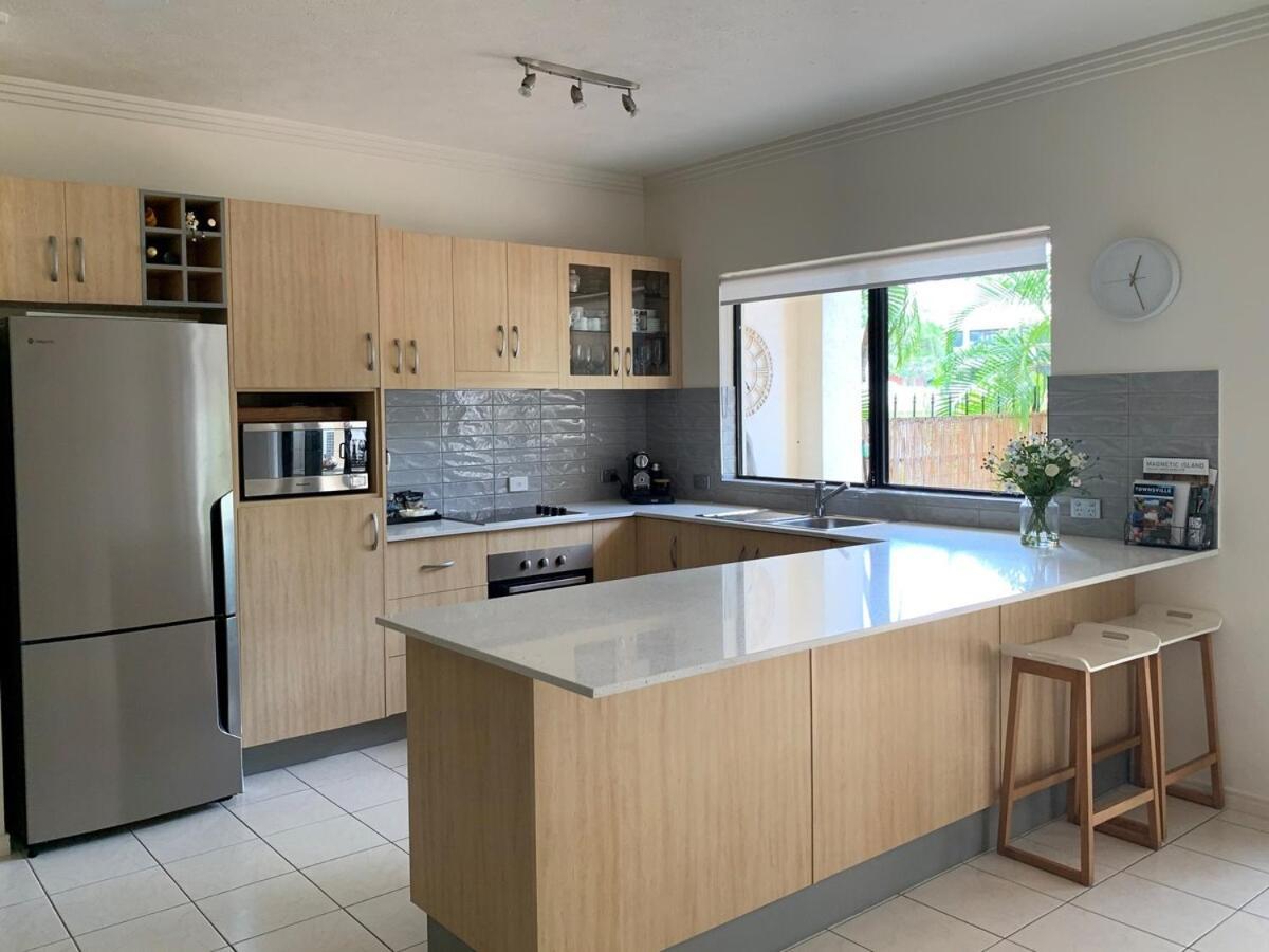 Marina-ground Floor With Courtyard Apartment *