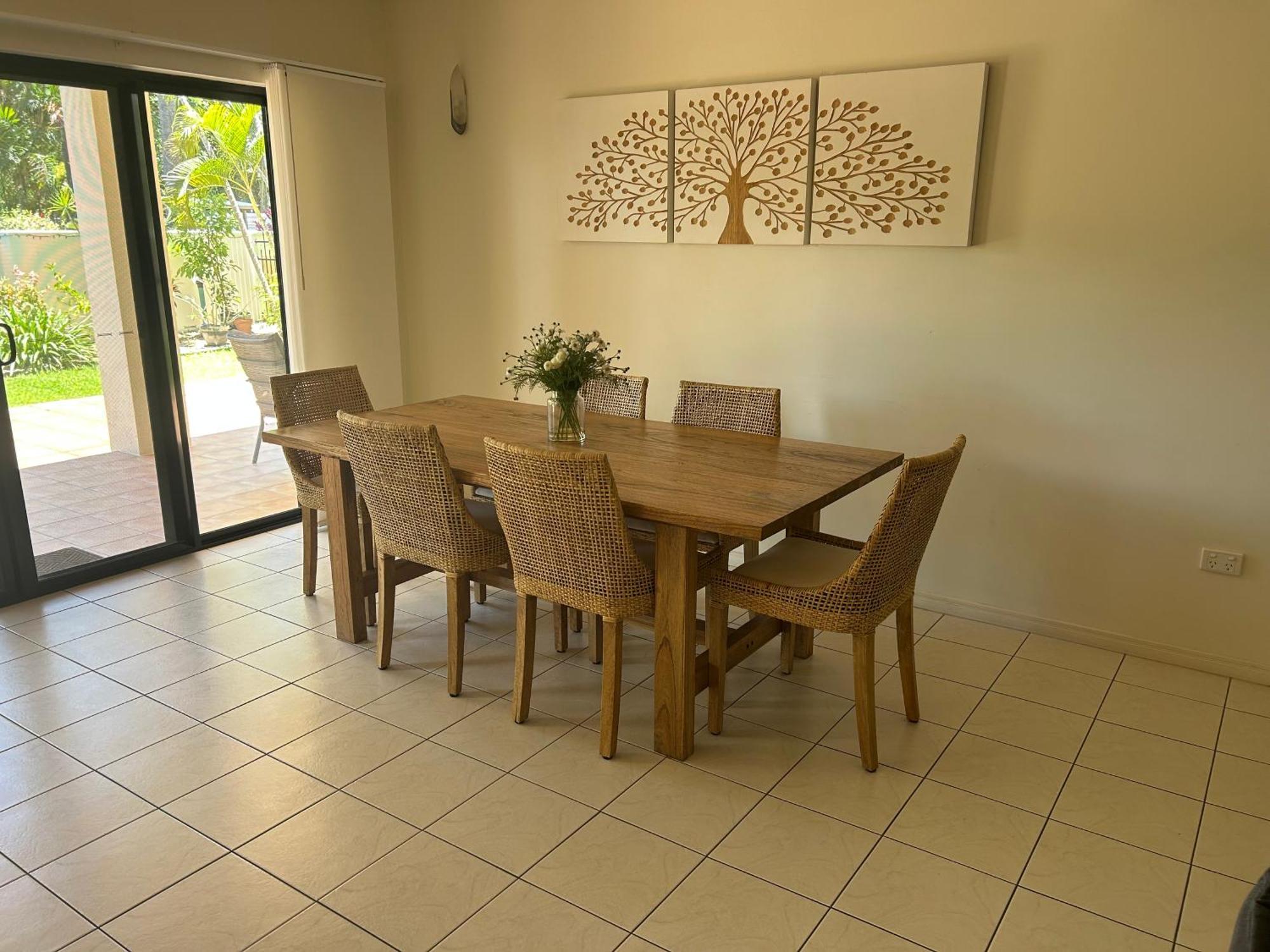 Marina-ground Floor With Courtyard Apartment *